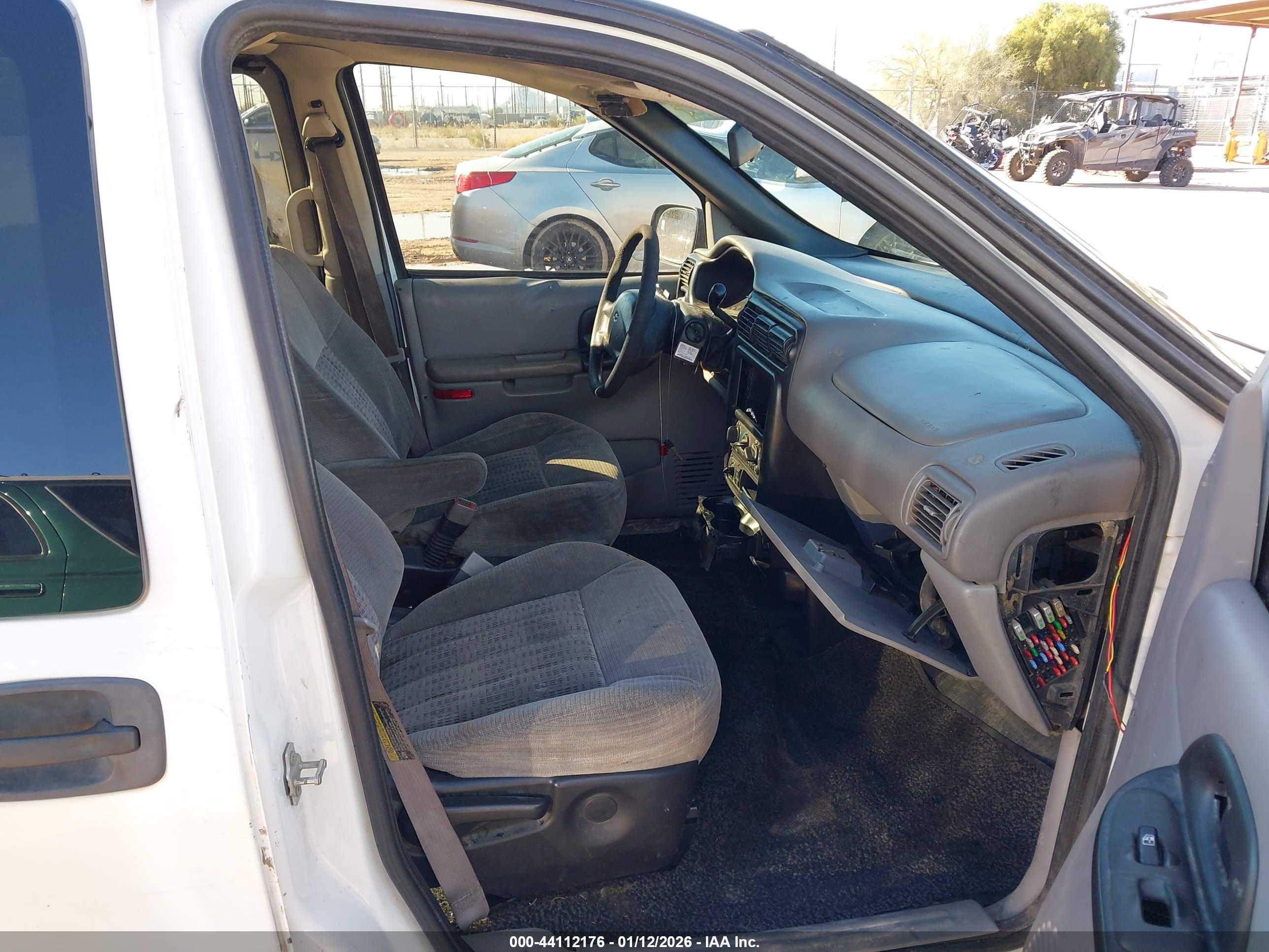 CHEVROLET VENTURE image 5