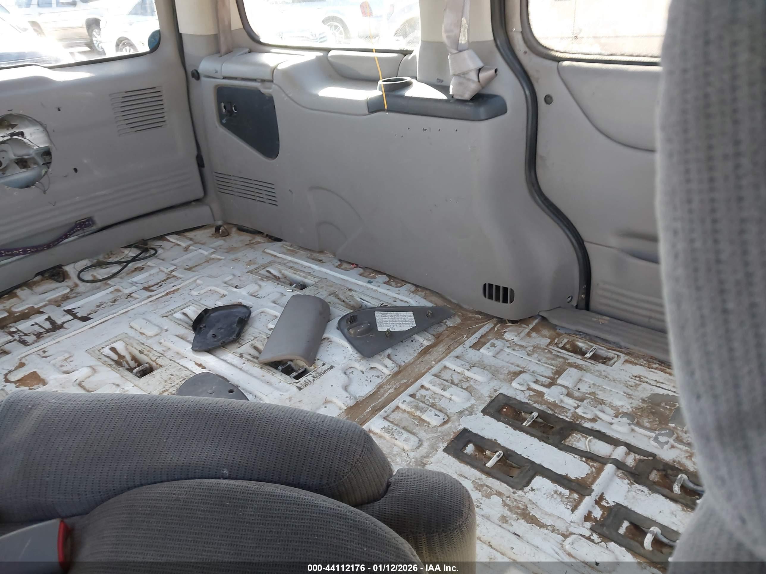 CHEVROLET VENTURE image 8