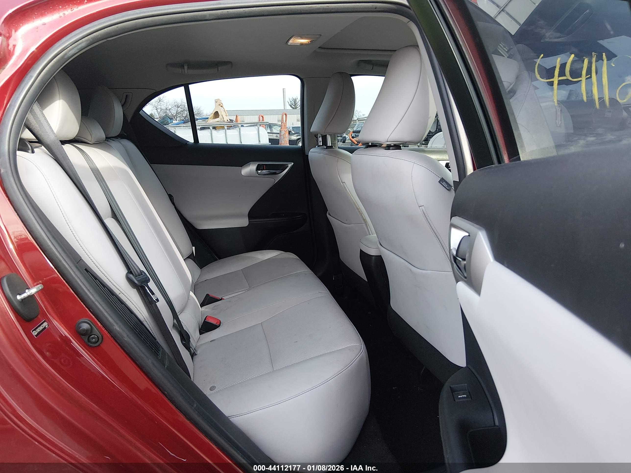 LEXUS CT image 8