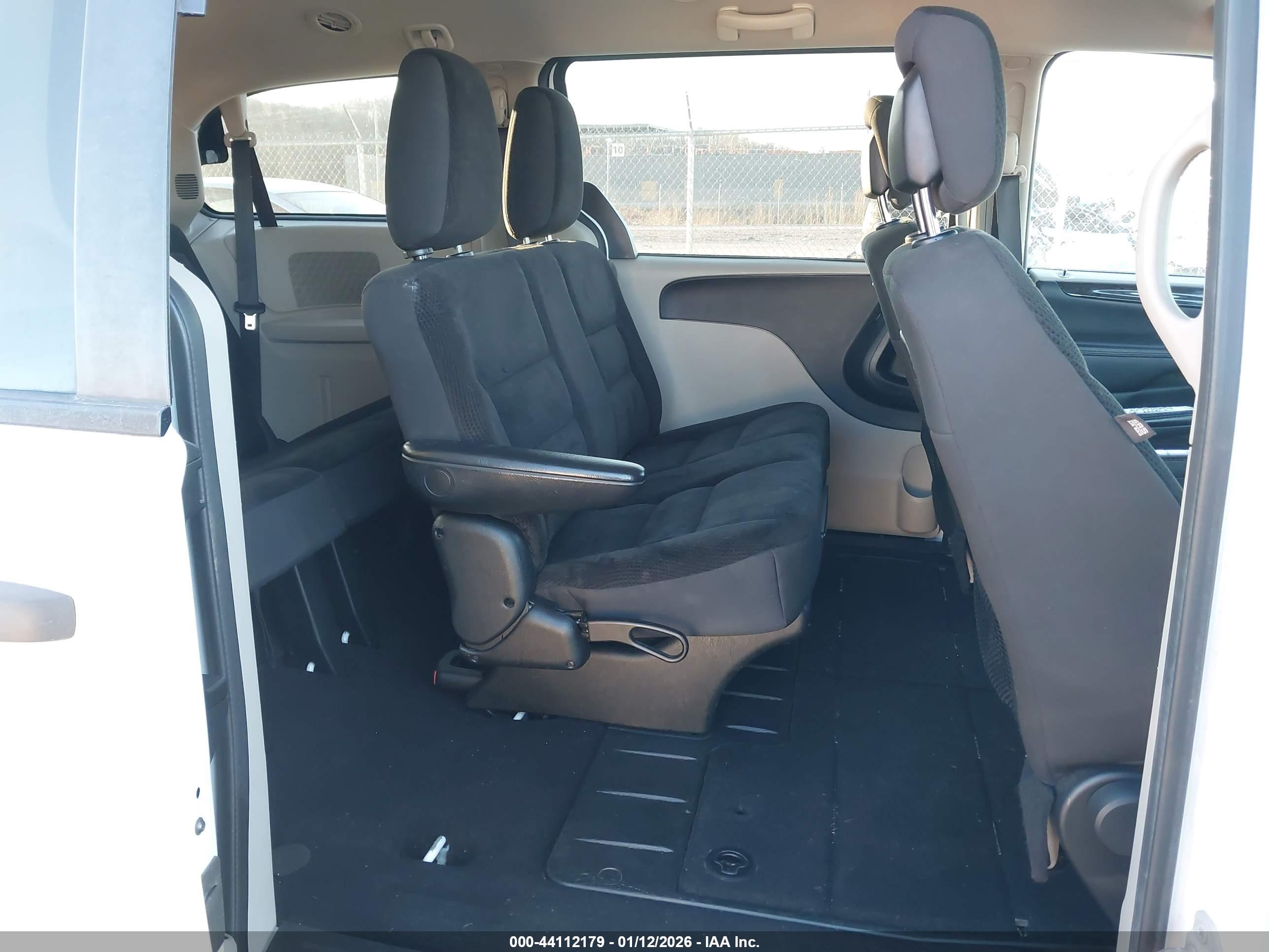 DODGE GRAND image 8