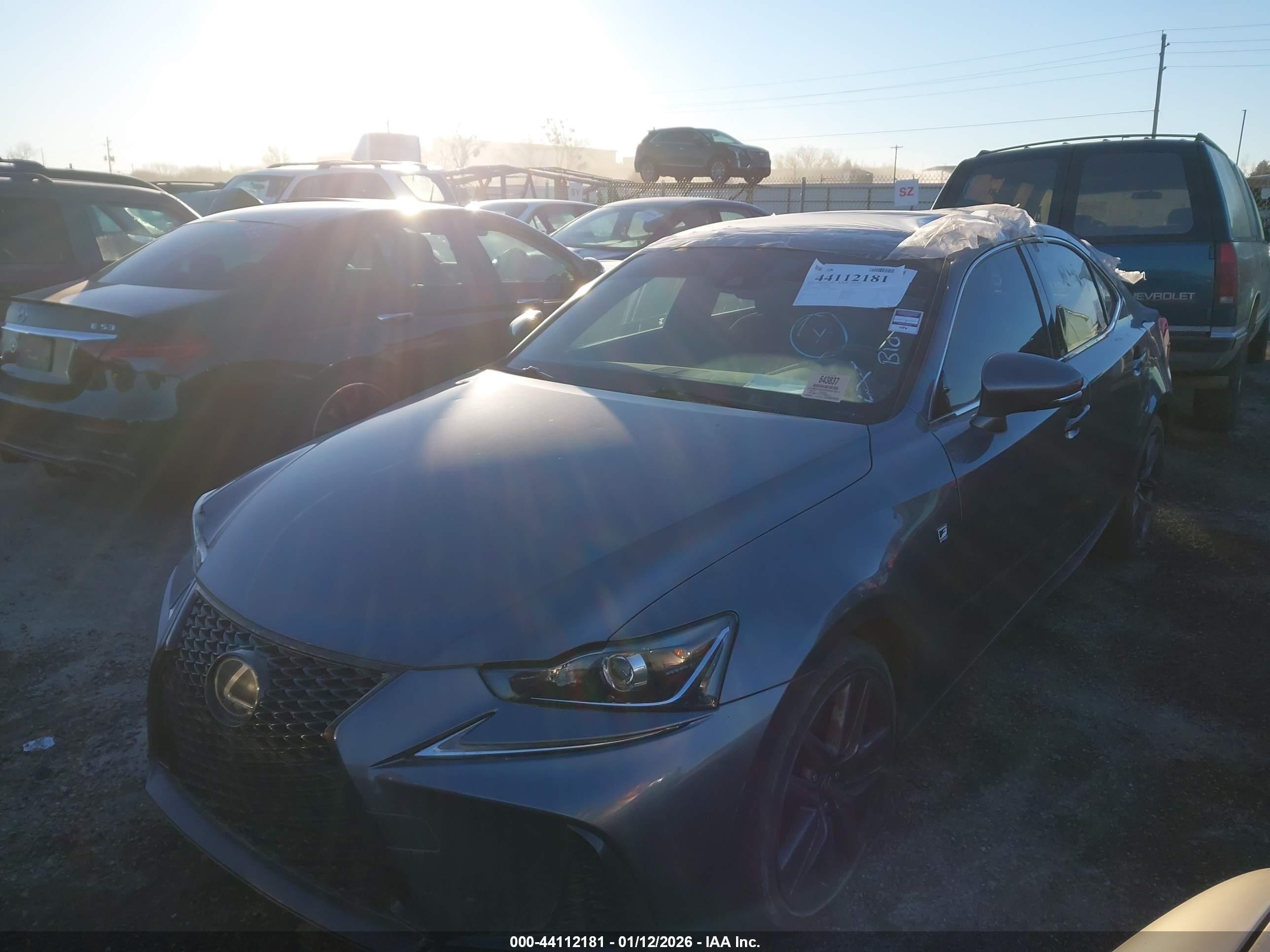LEXUS IS image 2