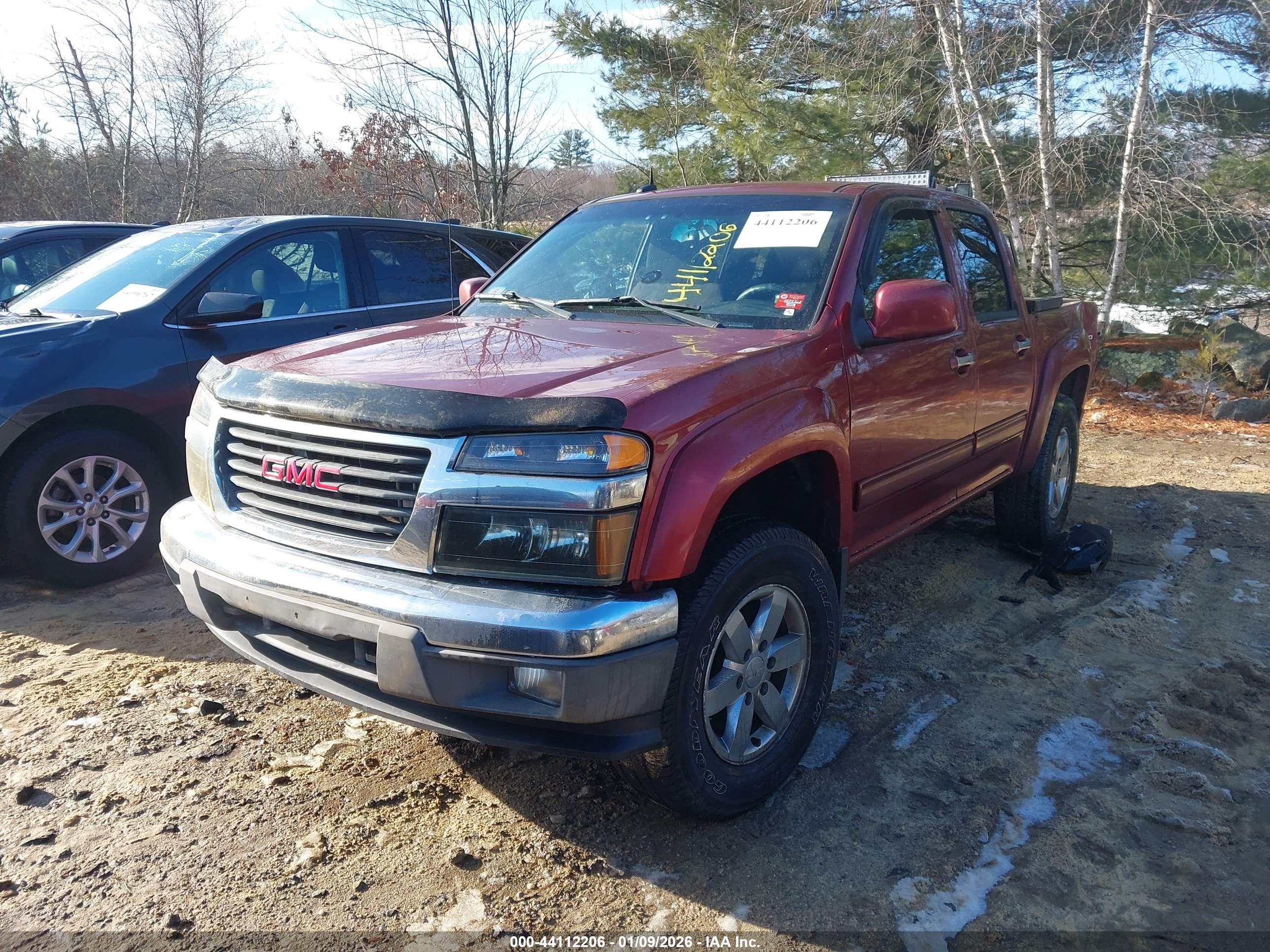 GMC CANYON image 2
