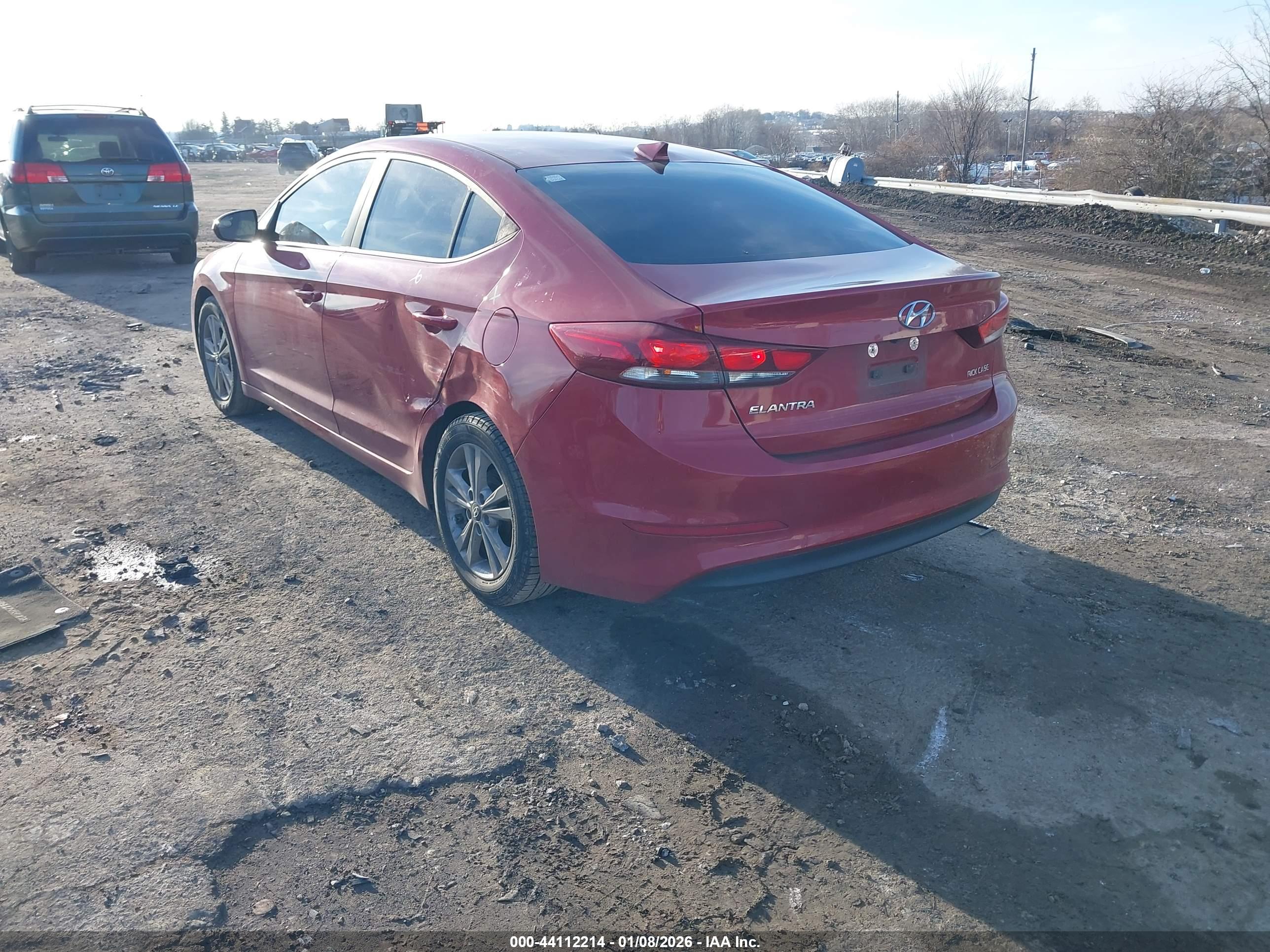 HYUNDAI ELANTRA image 3