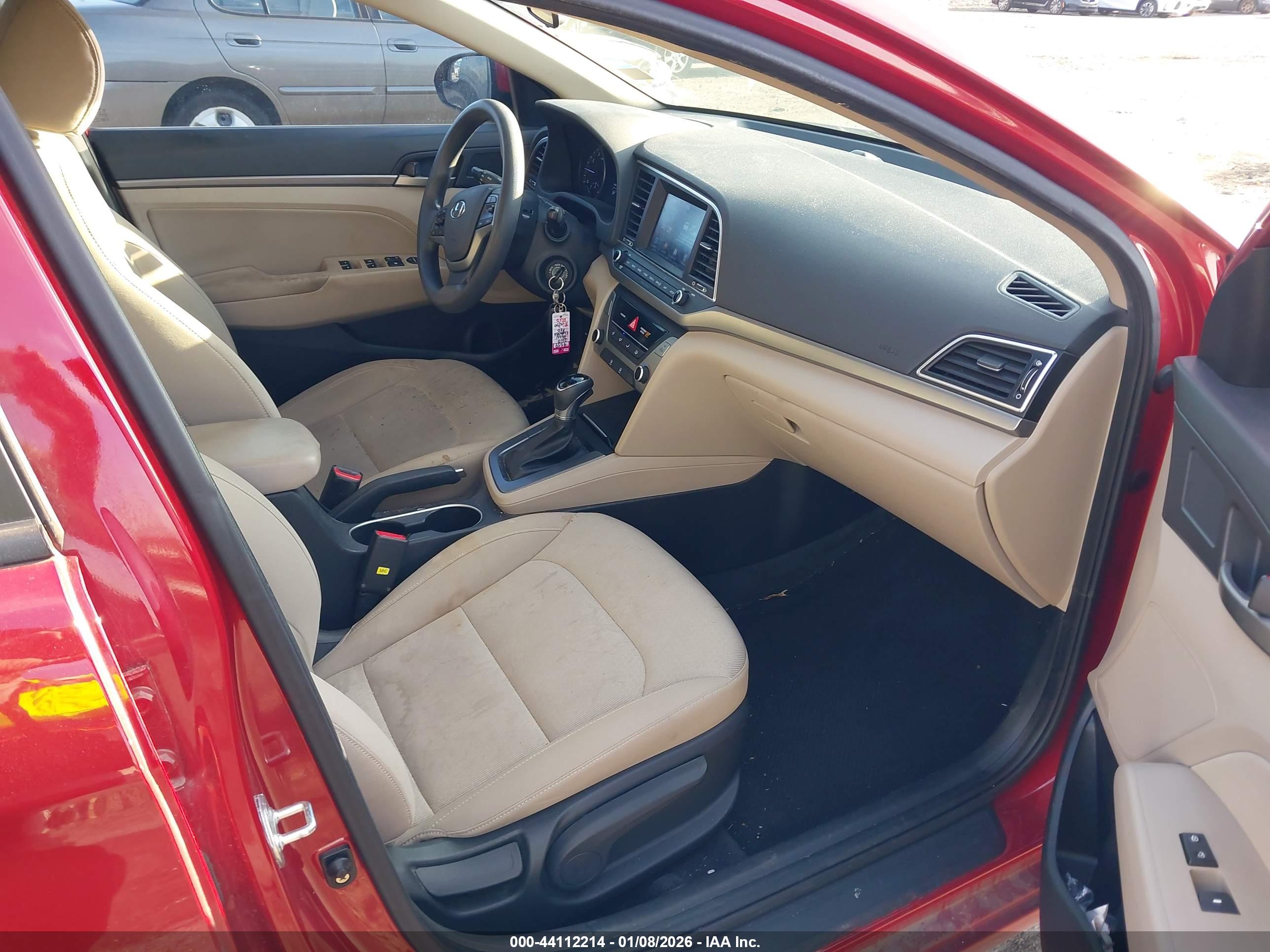 HYUNDAI ELANTRA image 5