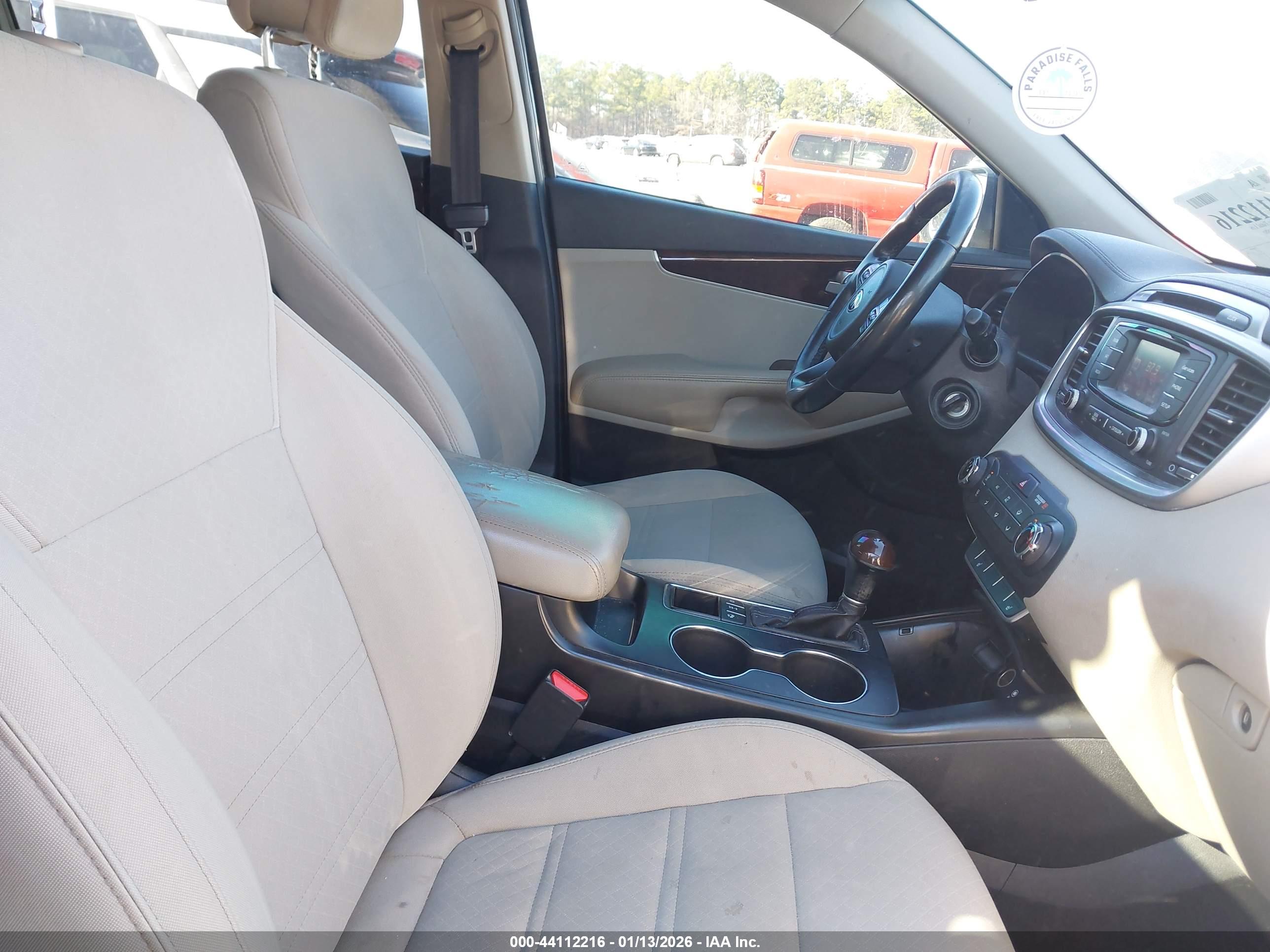 KIA SORENTO image 5