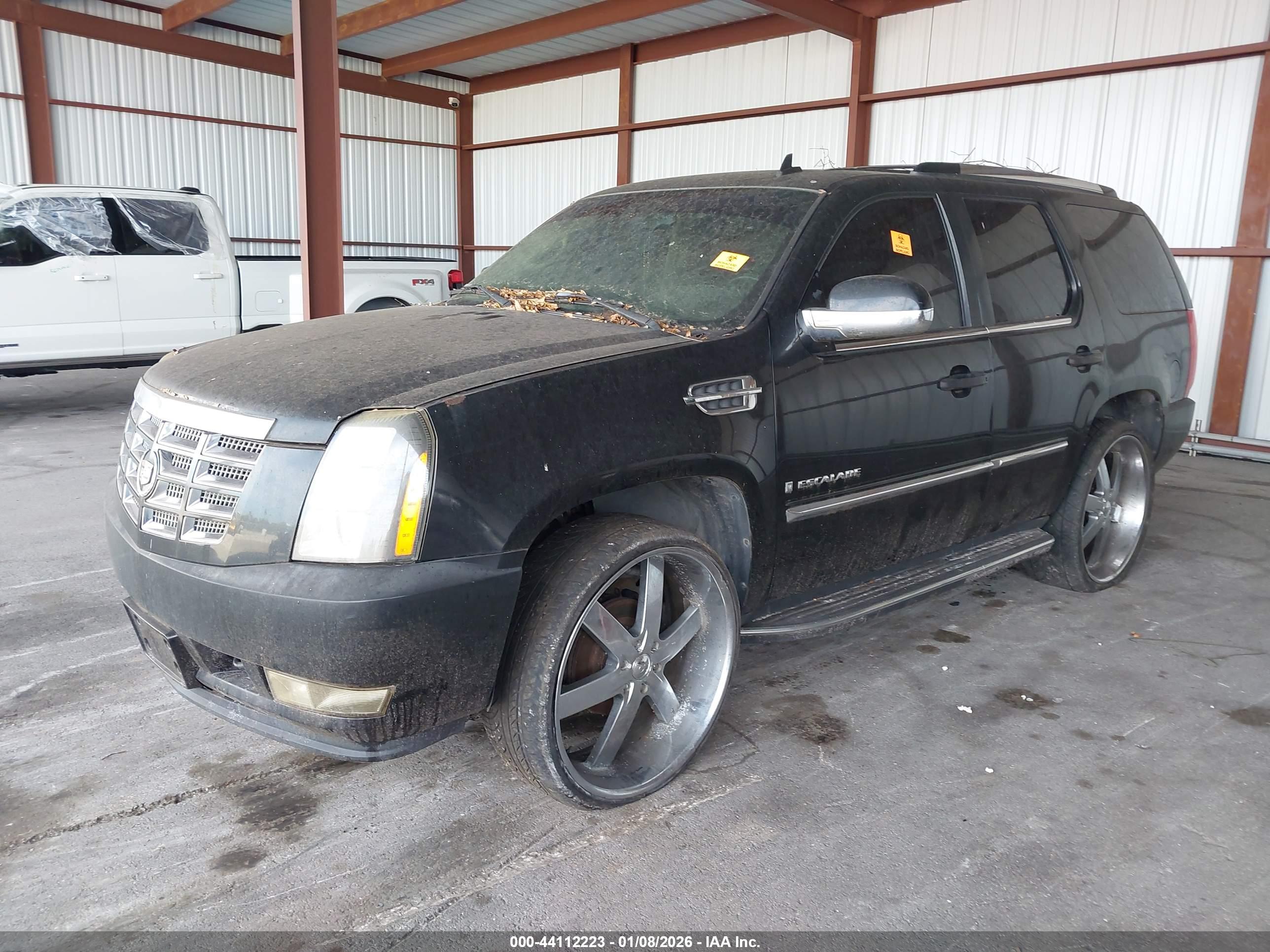 CADILLAC ESCALADE image 2