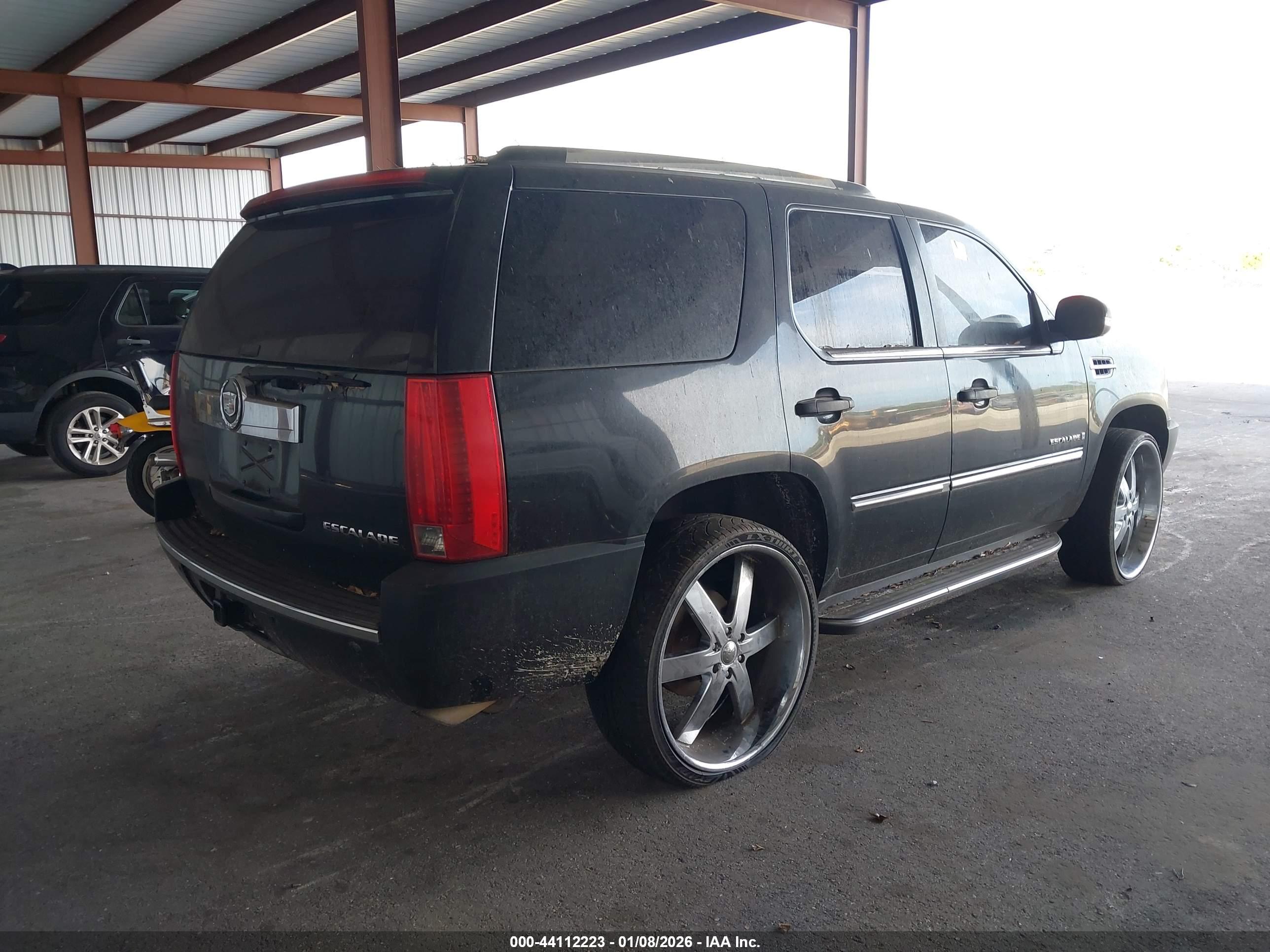 CADILLAC ESCALADE image 4