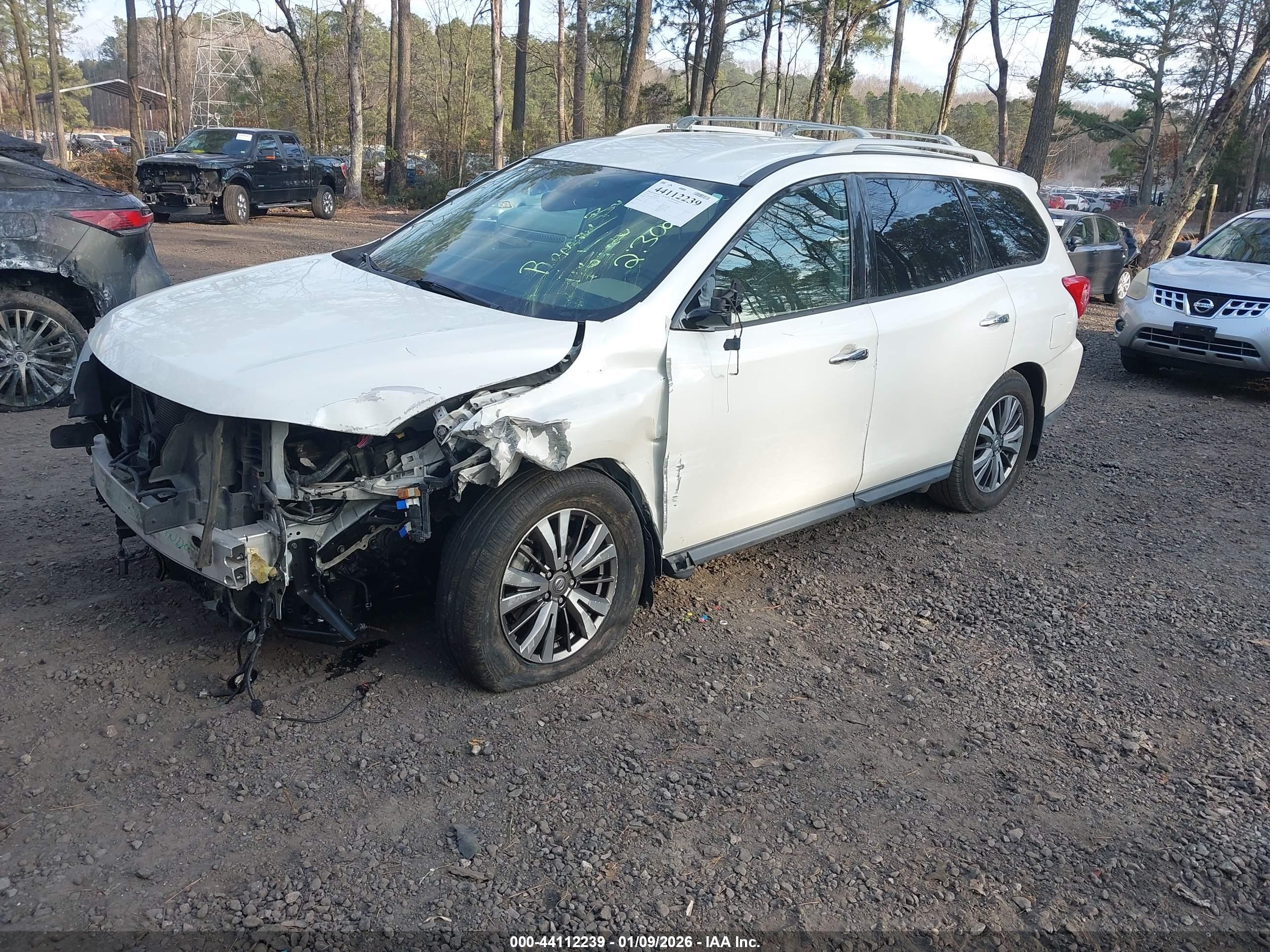 NISSAN PATHFINDER image 2