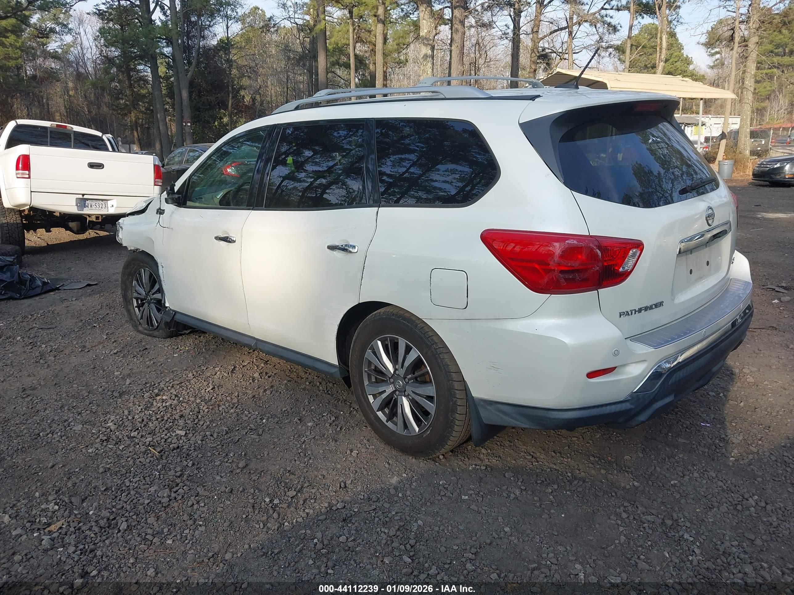 NISSAN PATHFINDER image 3