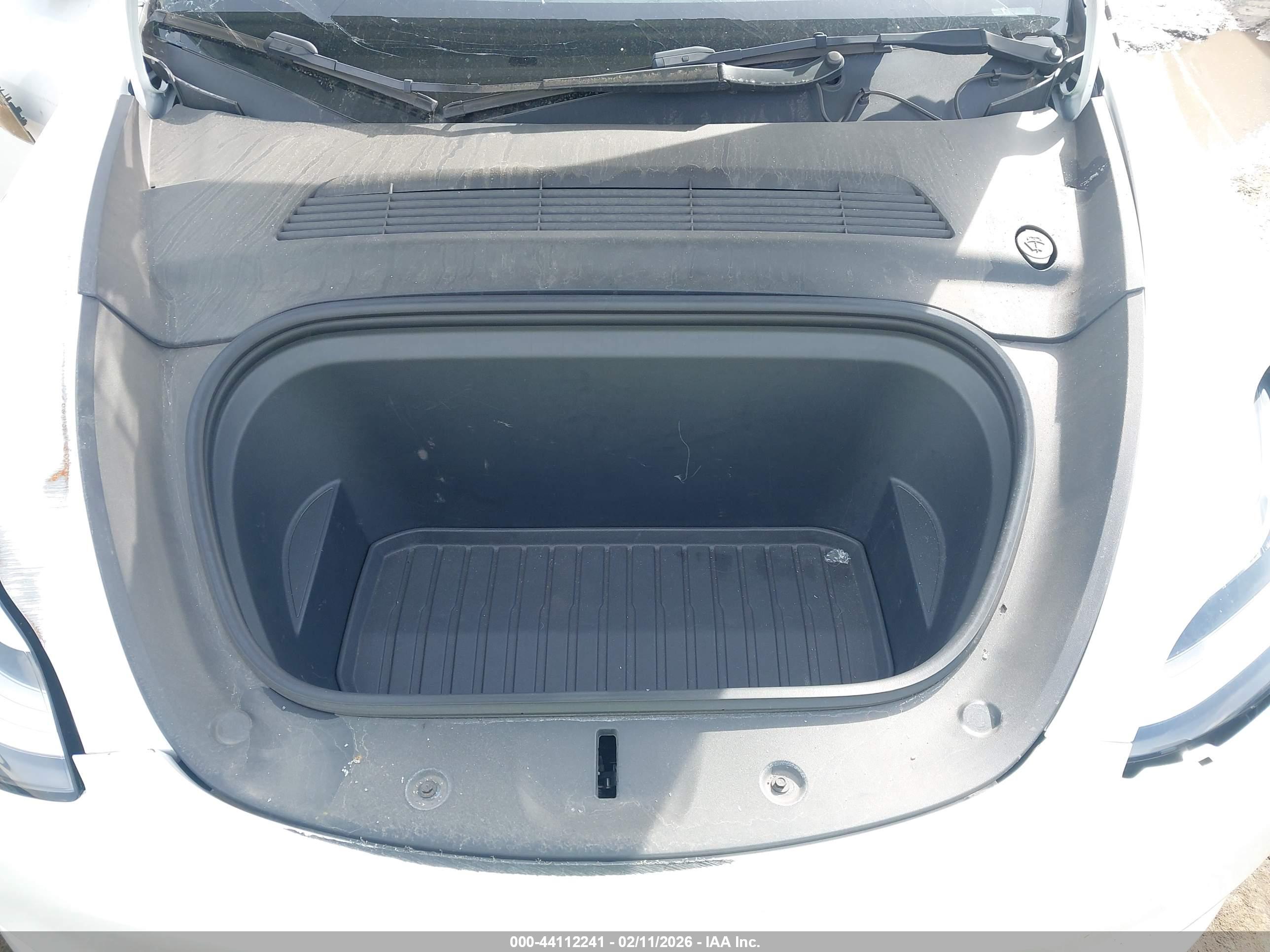 TESLA MODEL image 10