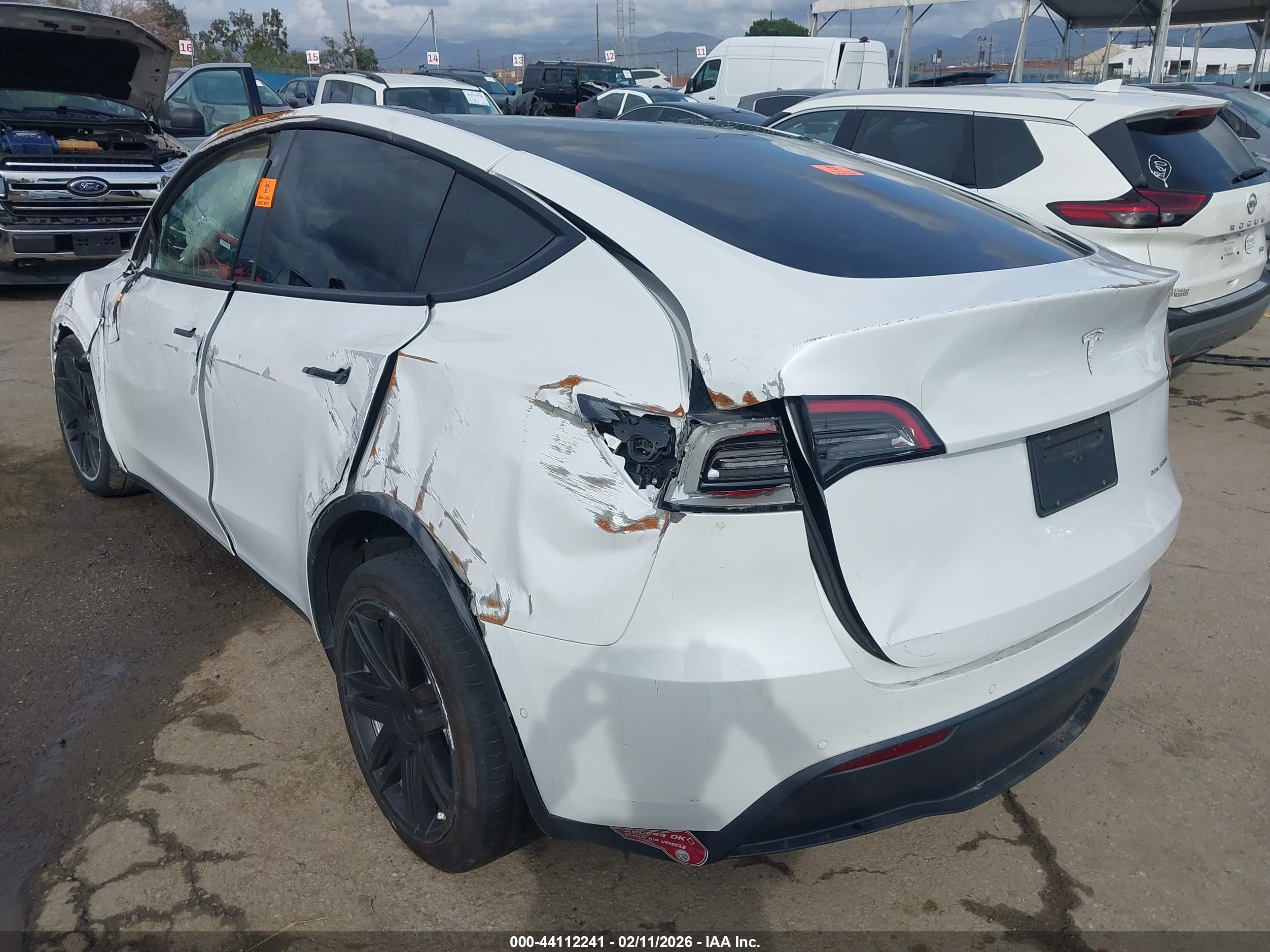 TESLA MODEL image 3