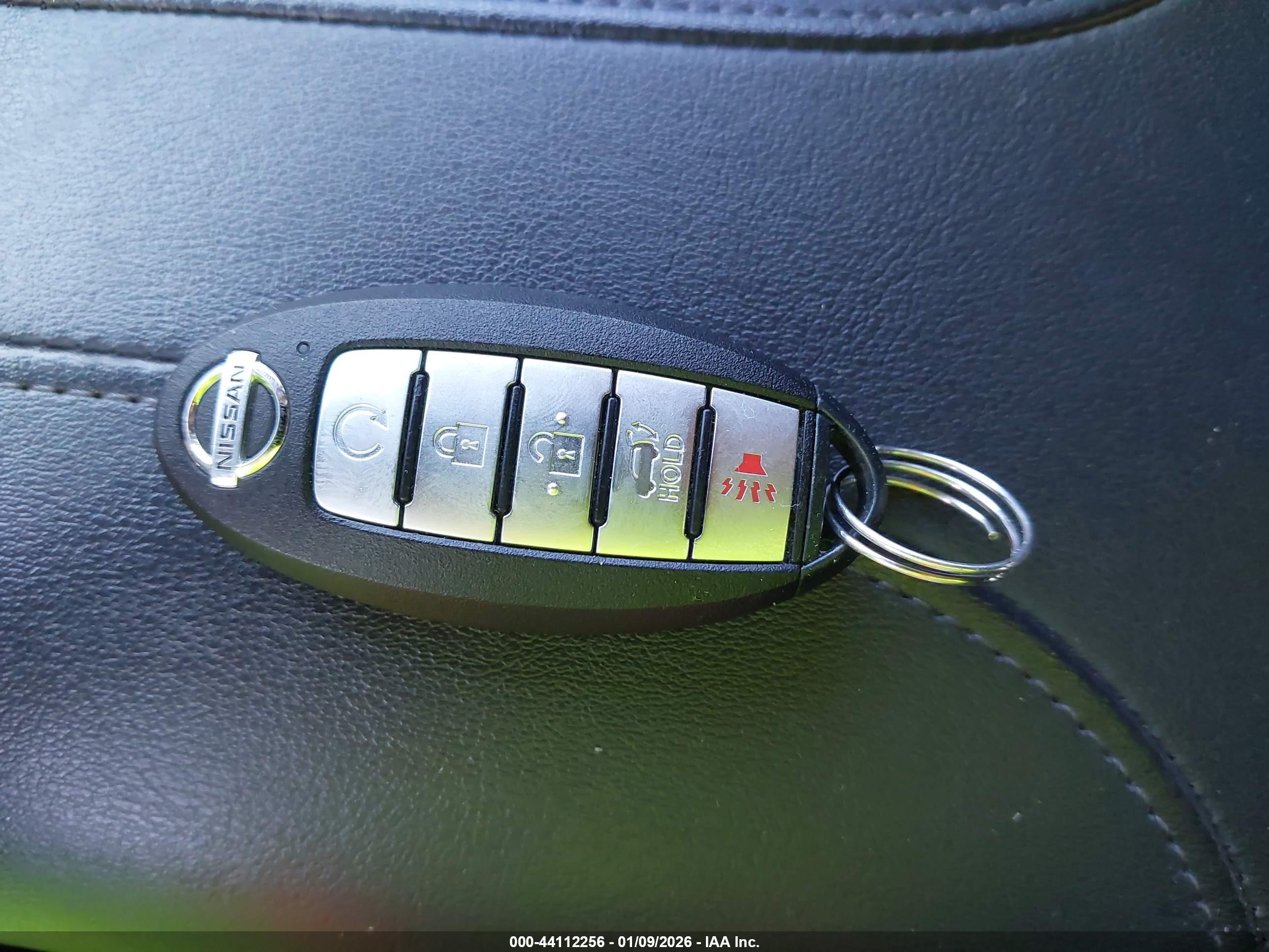 NISSAN ROGUE image 11