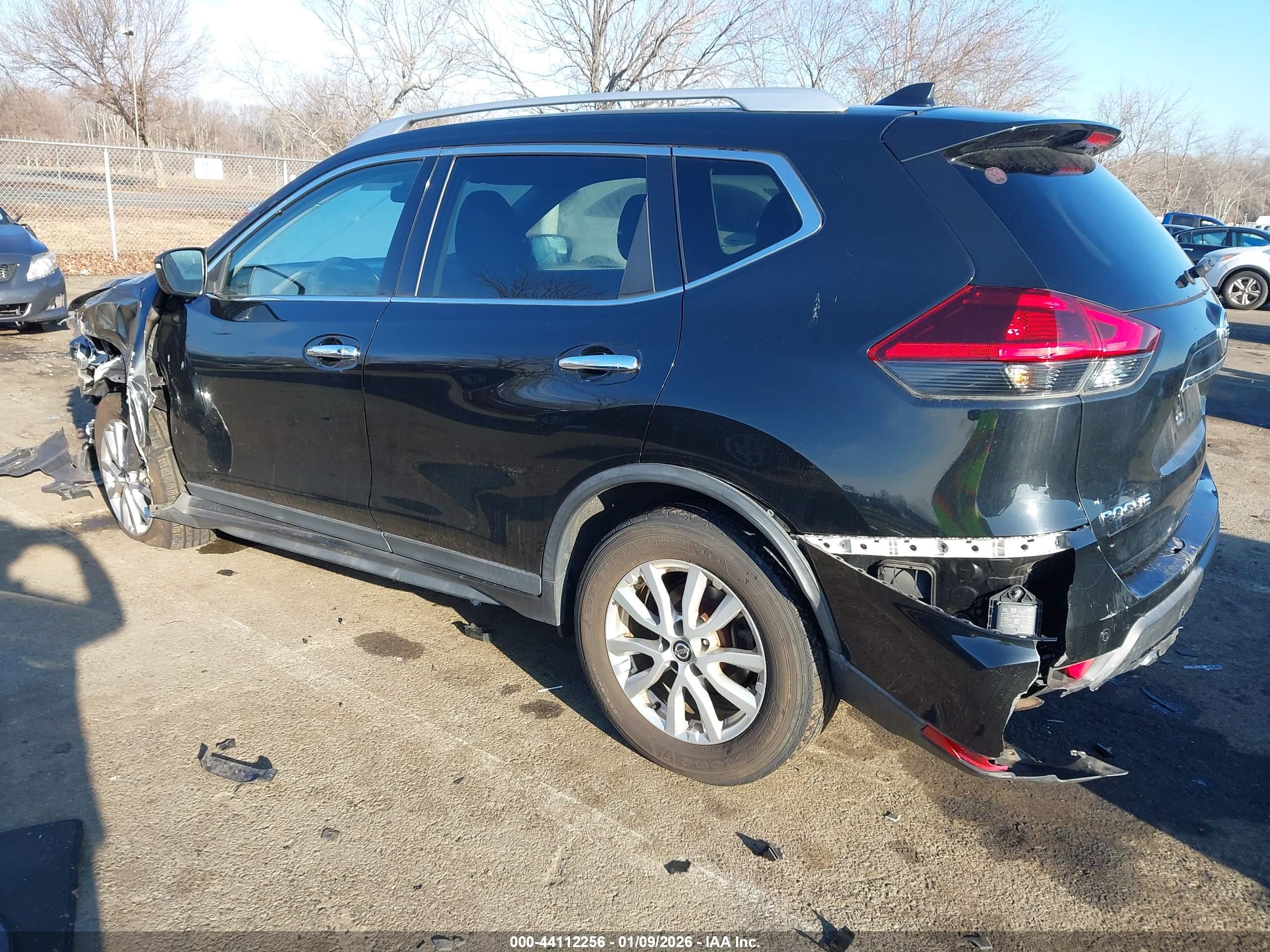 NISSAN ROGUE image 3