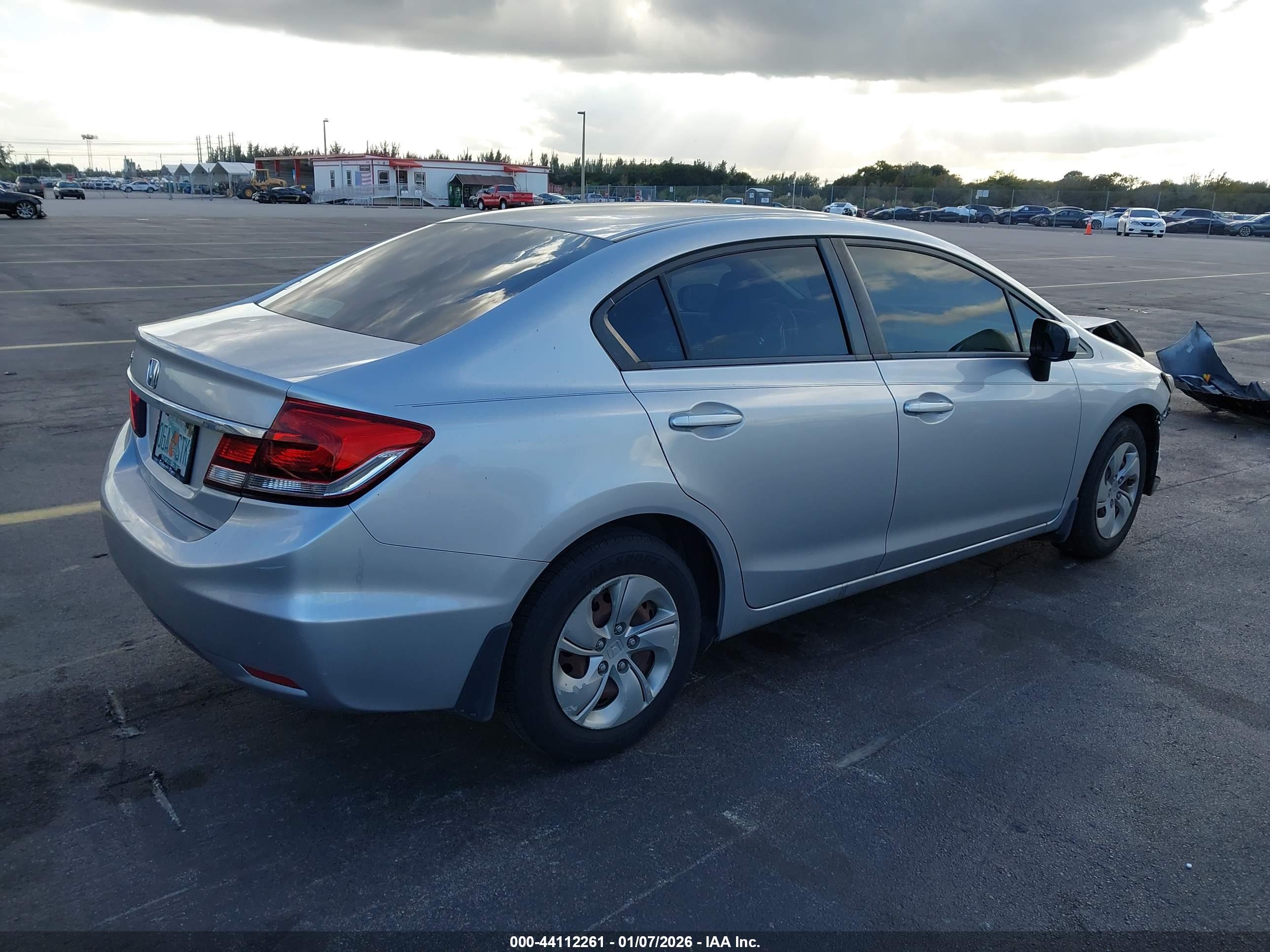 HONDA CIVIC image 4