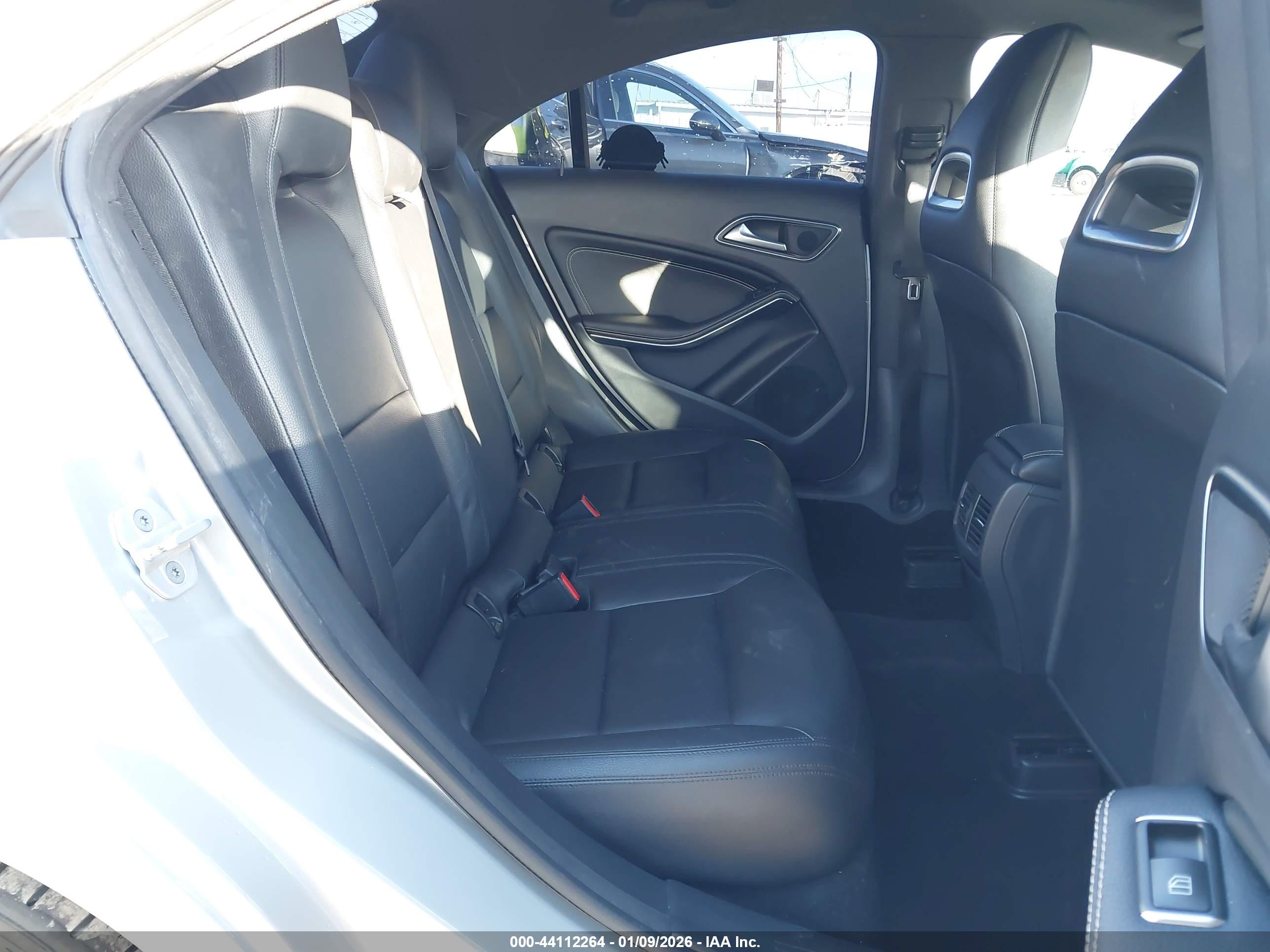 MERCEDES-BENZ CLA image 8