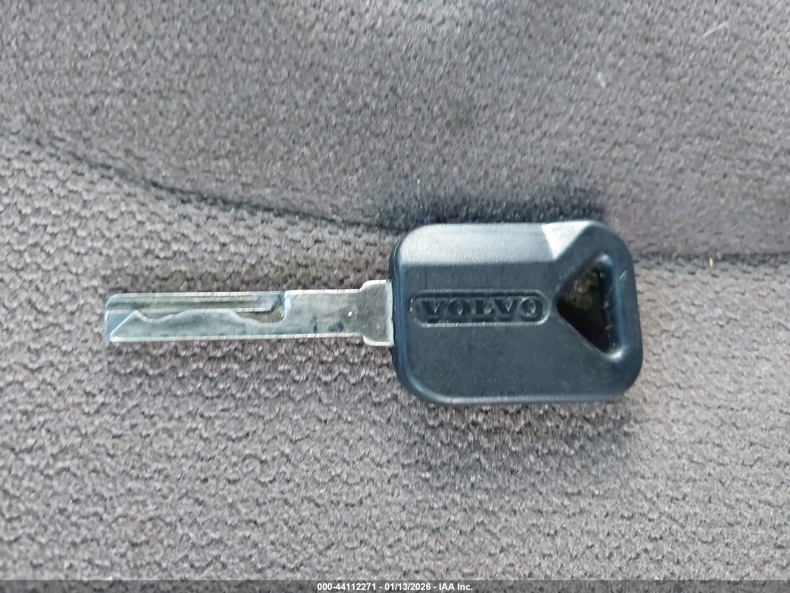 VOLVO VN image 11