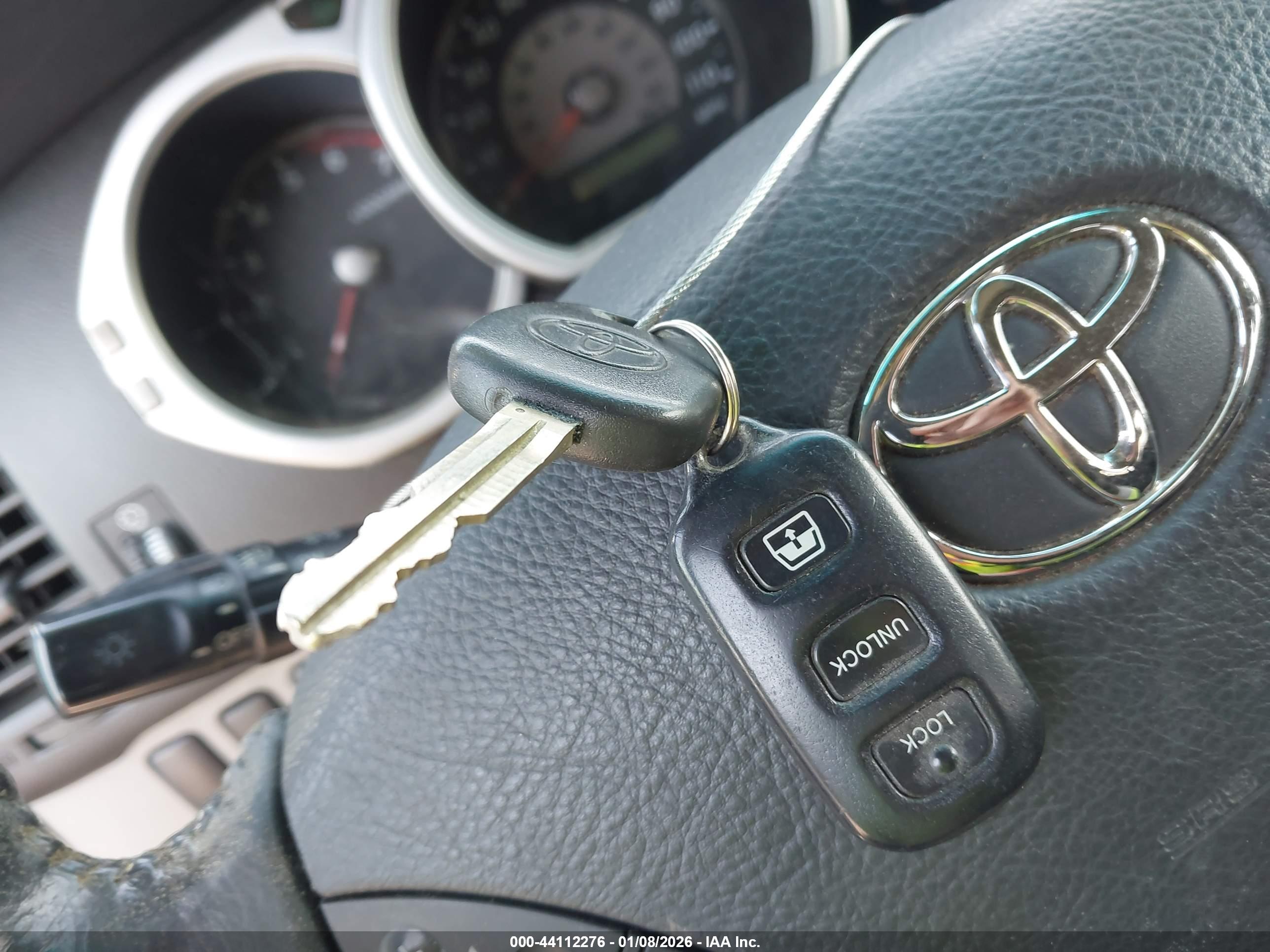 TOYOTA 4RUNNER image 11