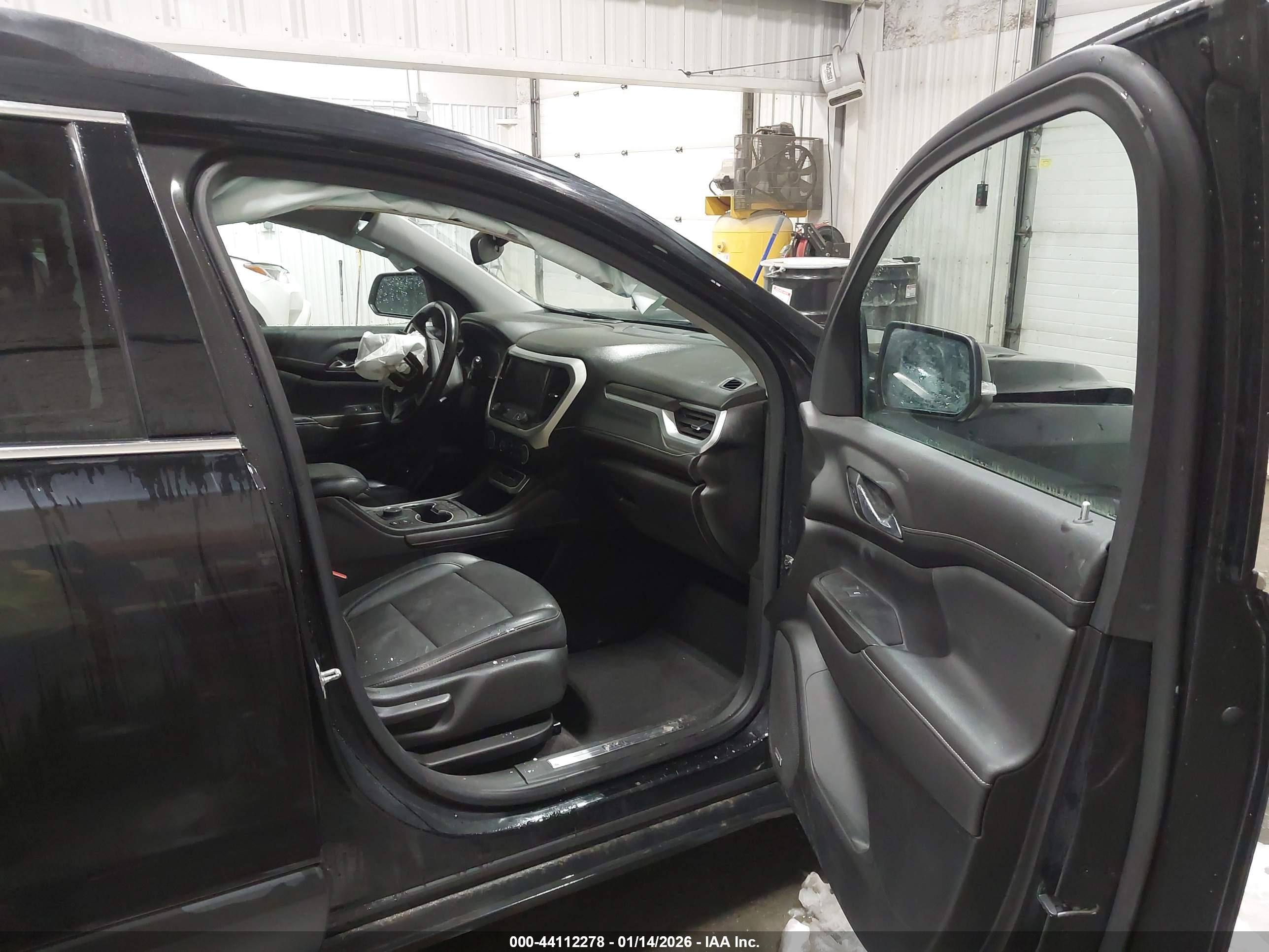 GMC ACADIA image 5