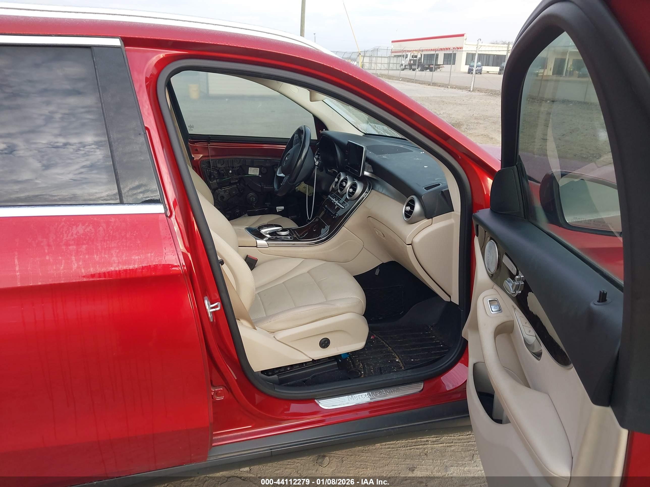 MERCEDES-BENZ GLC image 5