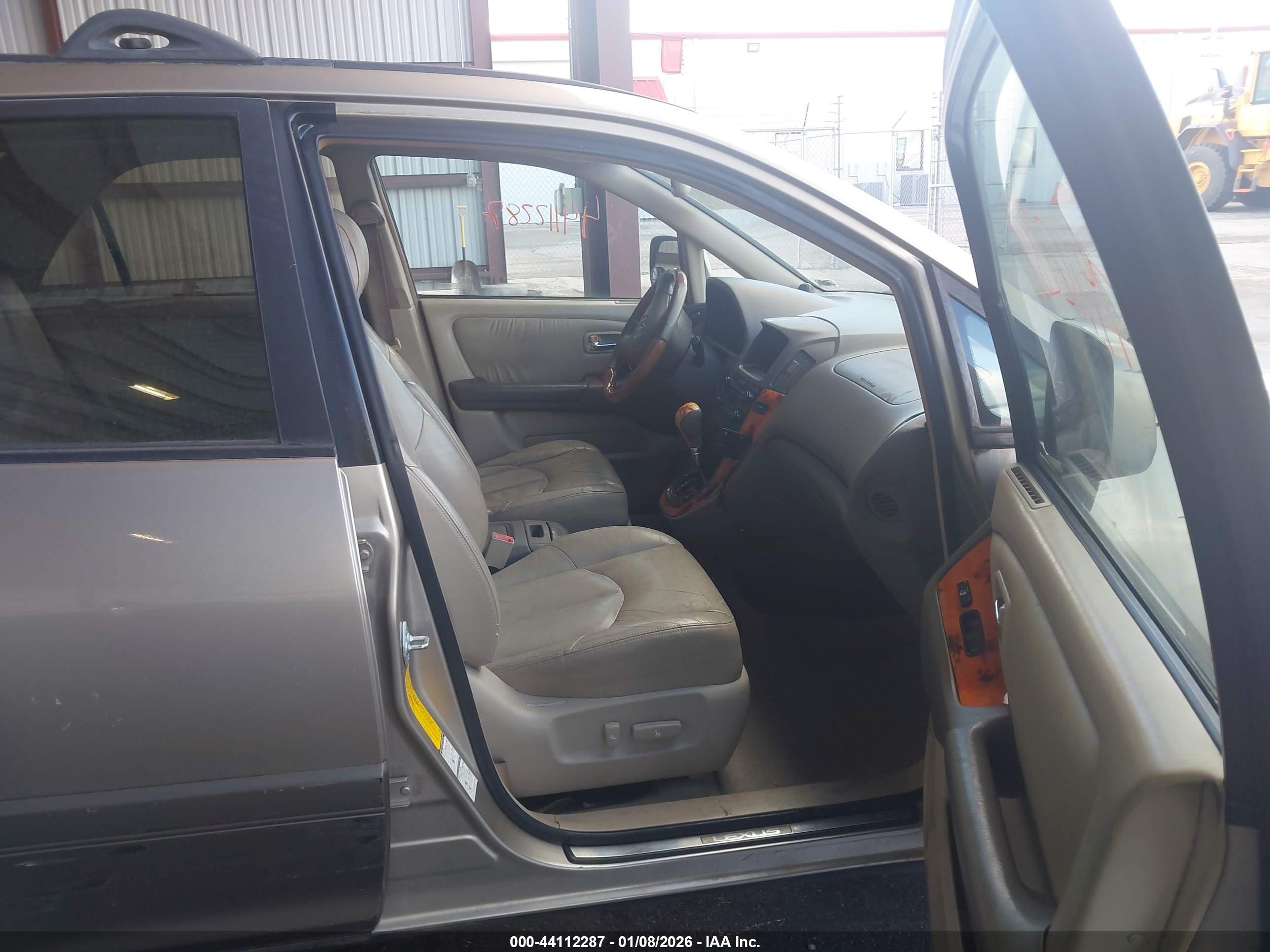 LEXUS RX image 5