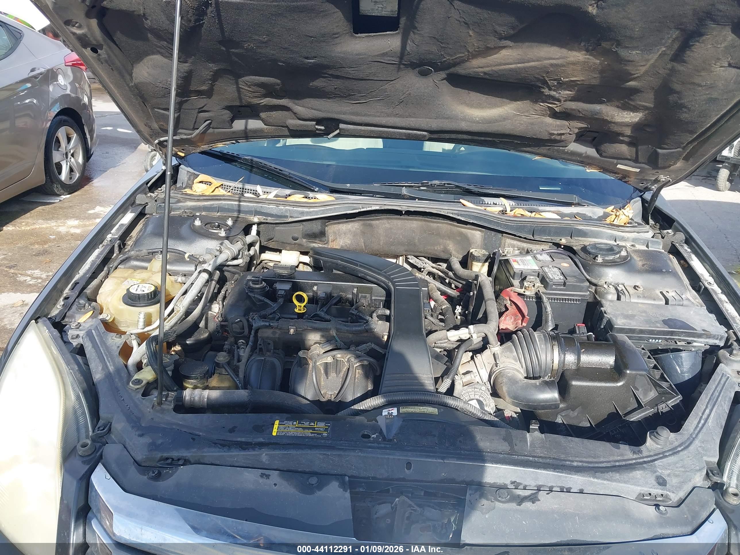 FORD FUSION image 10