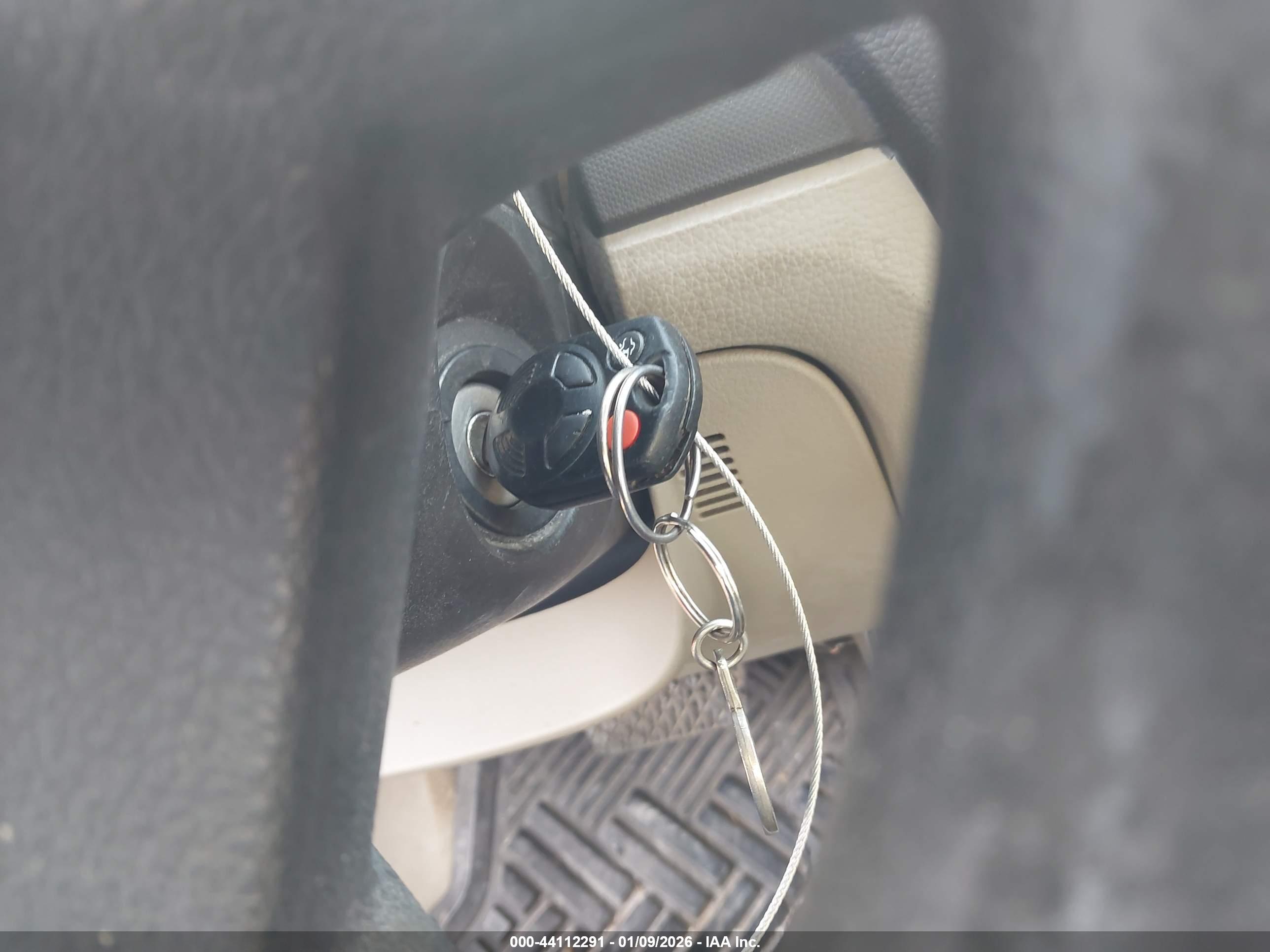 FORD FUSION image 11