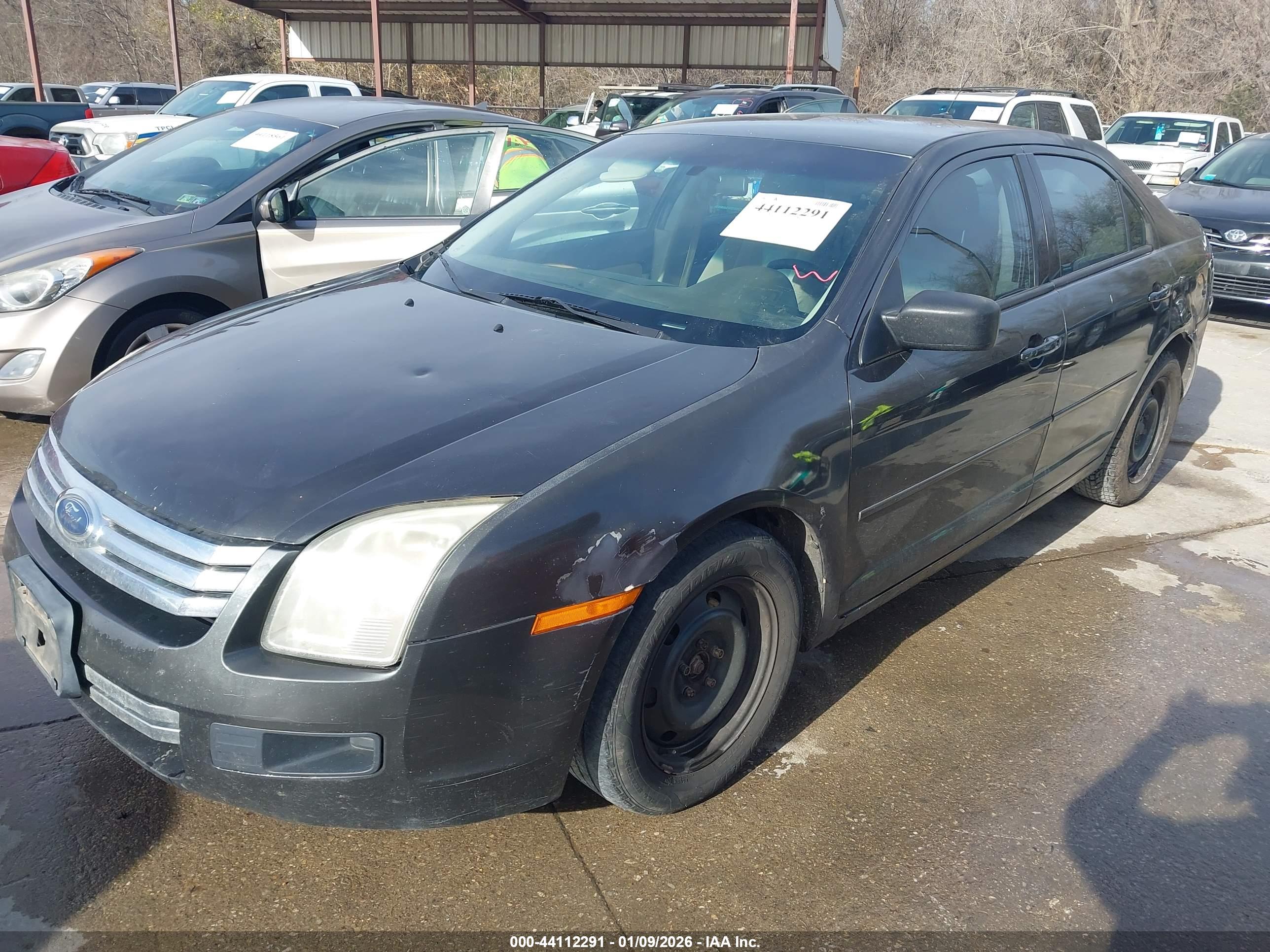 FORD FUSION image 2