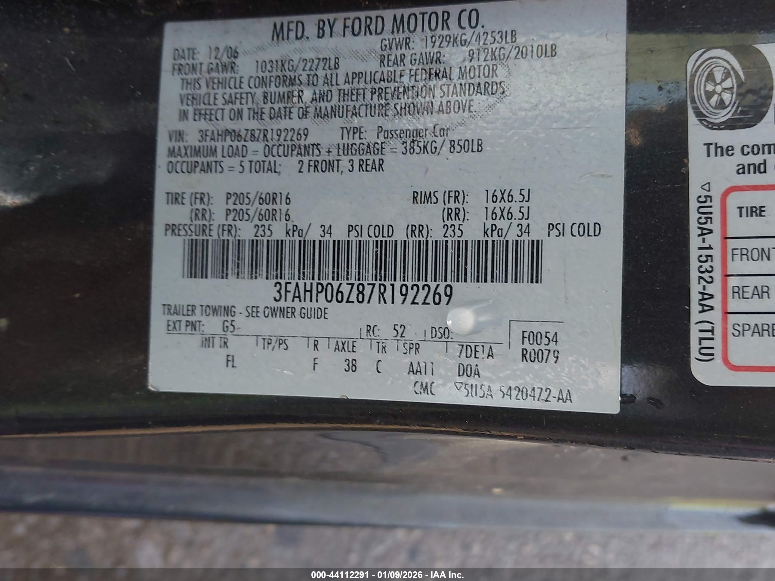 FORD FUSION image 9