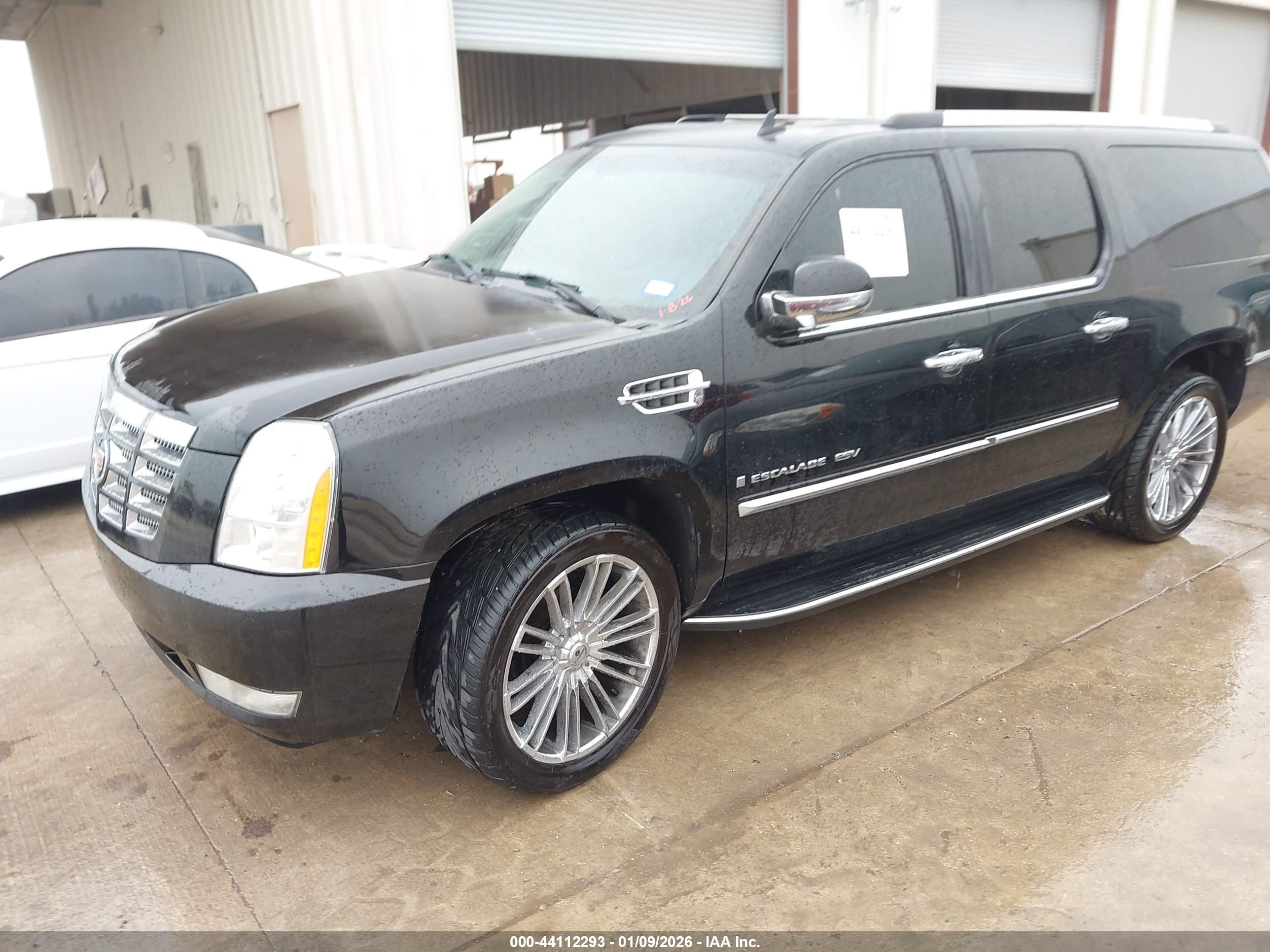 CADILLAC ESCALADE image 2