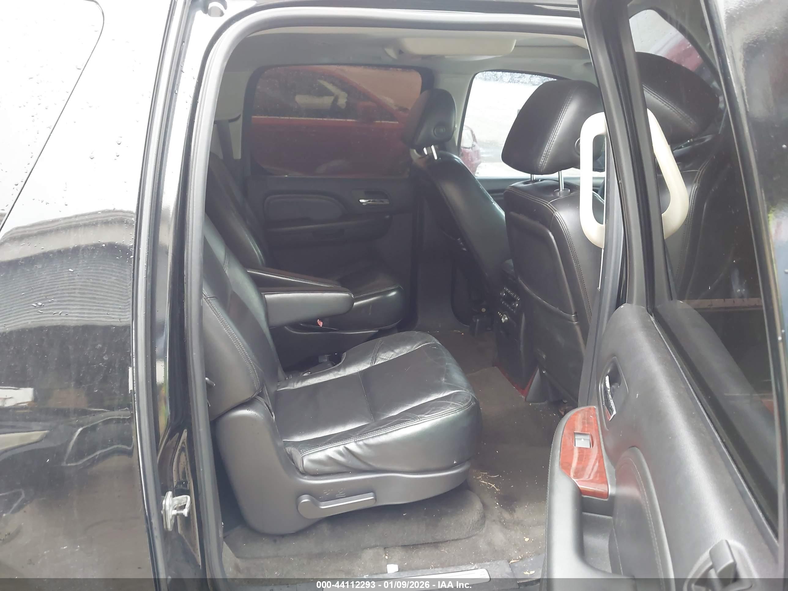 CADILLAC ESCALADE image 8