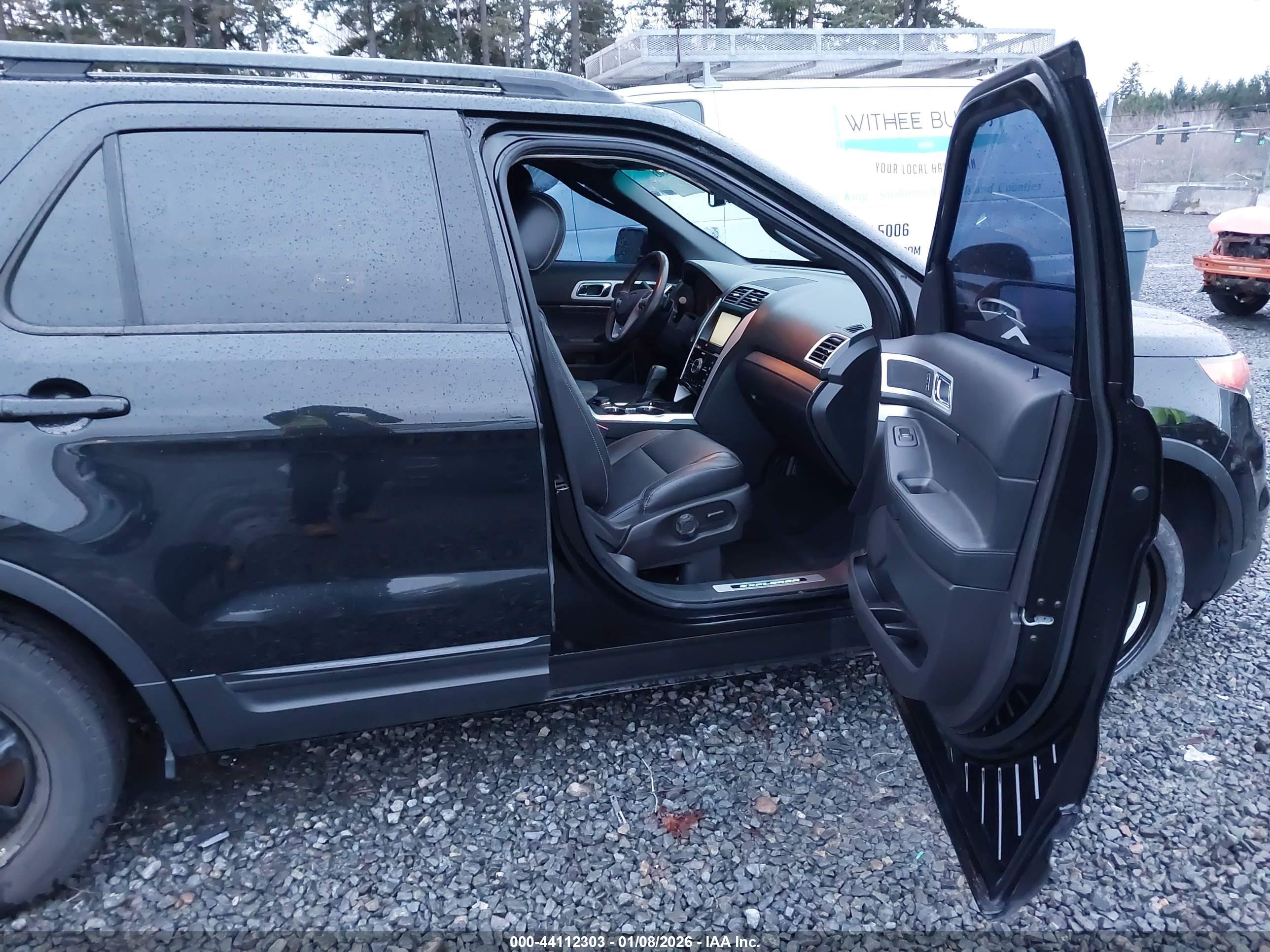 FORD EXPLORER image 5