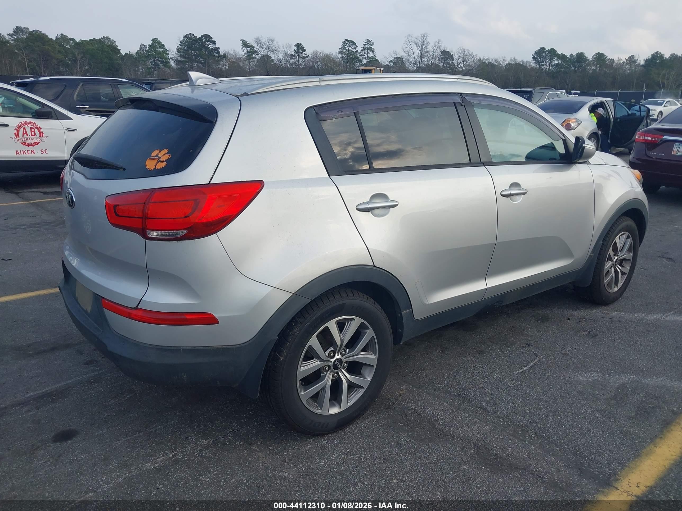 KIA SPORTAGE image 4