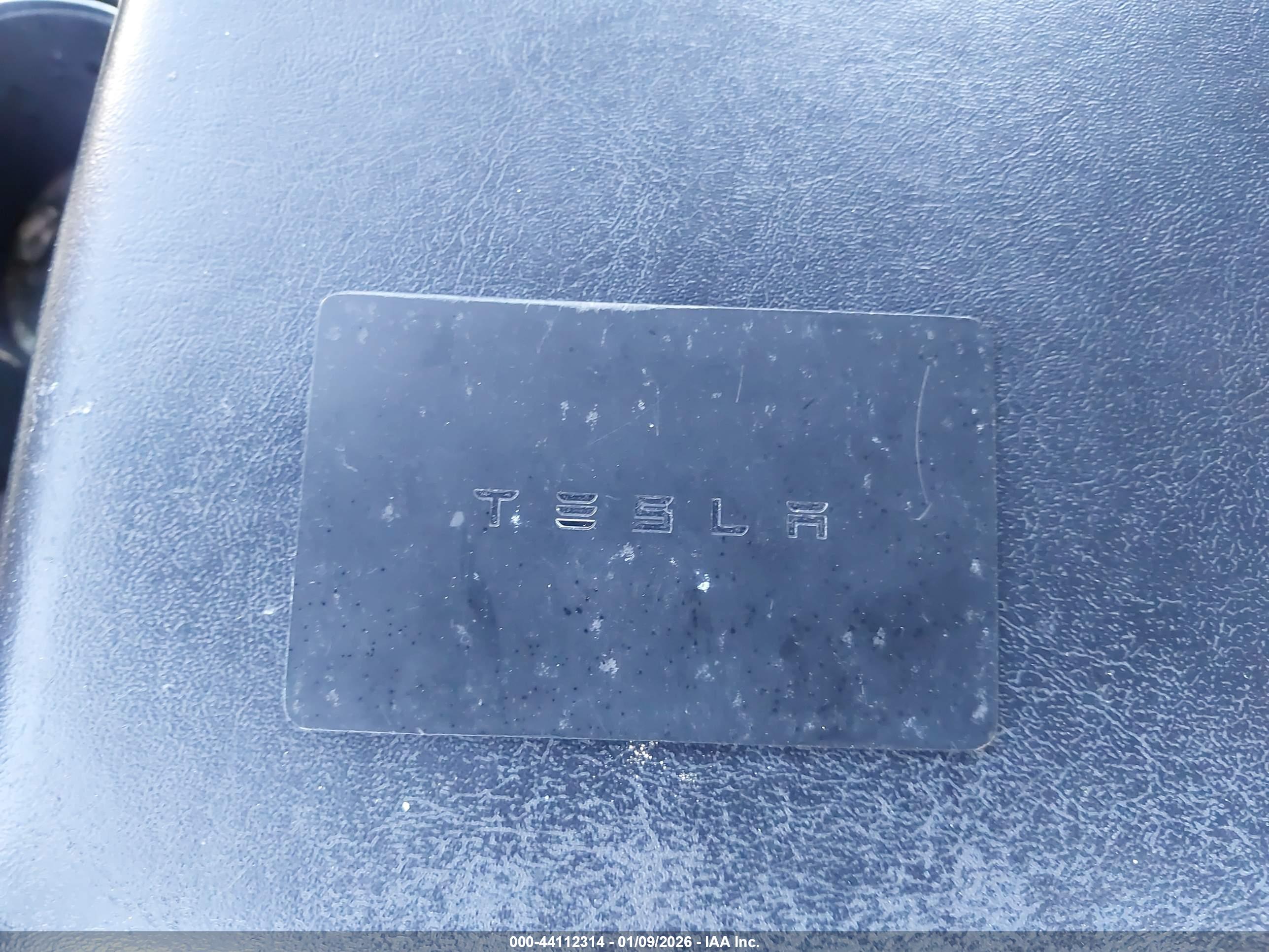 TESLA MODEL image 11
