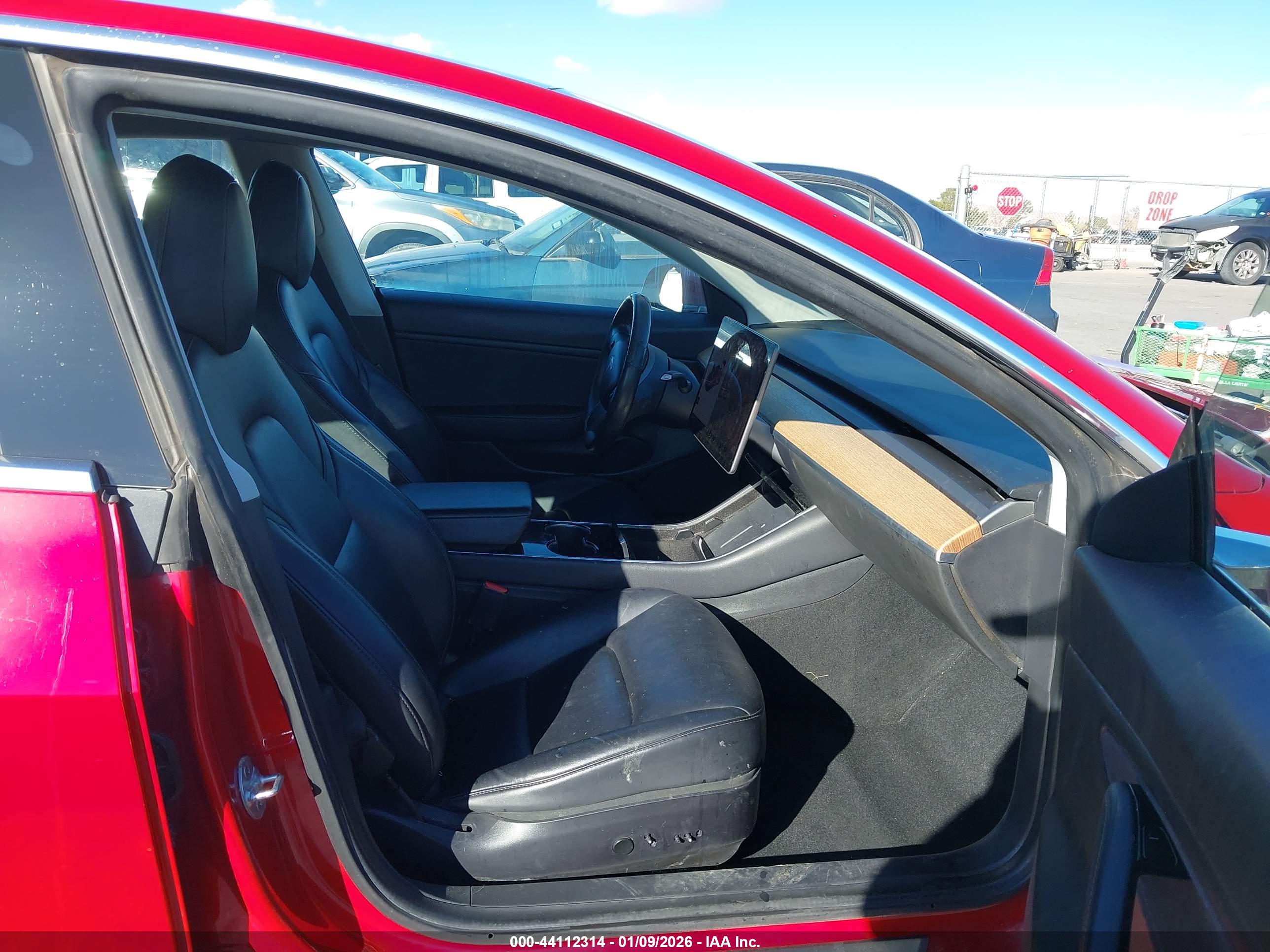 TESLA MODEL image 5