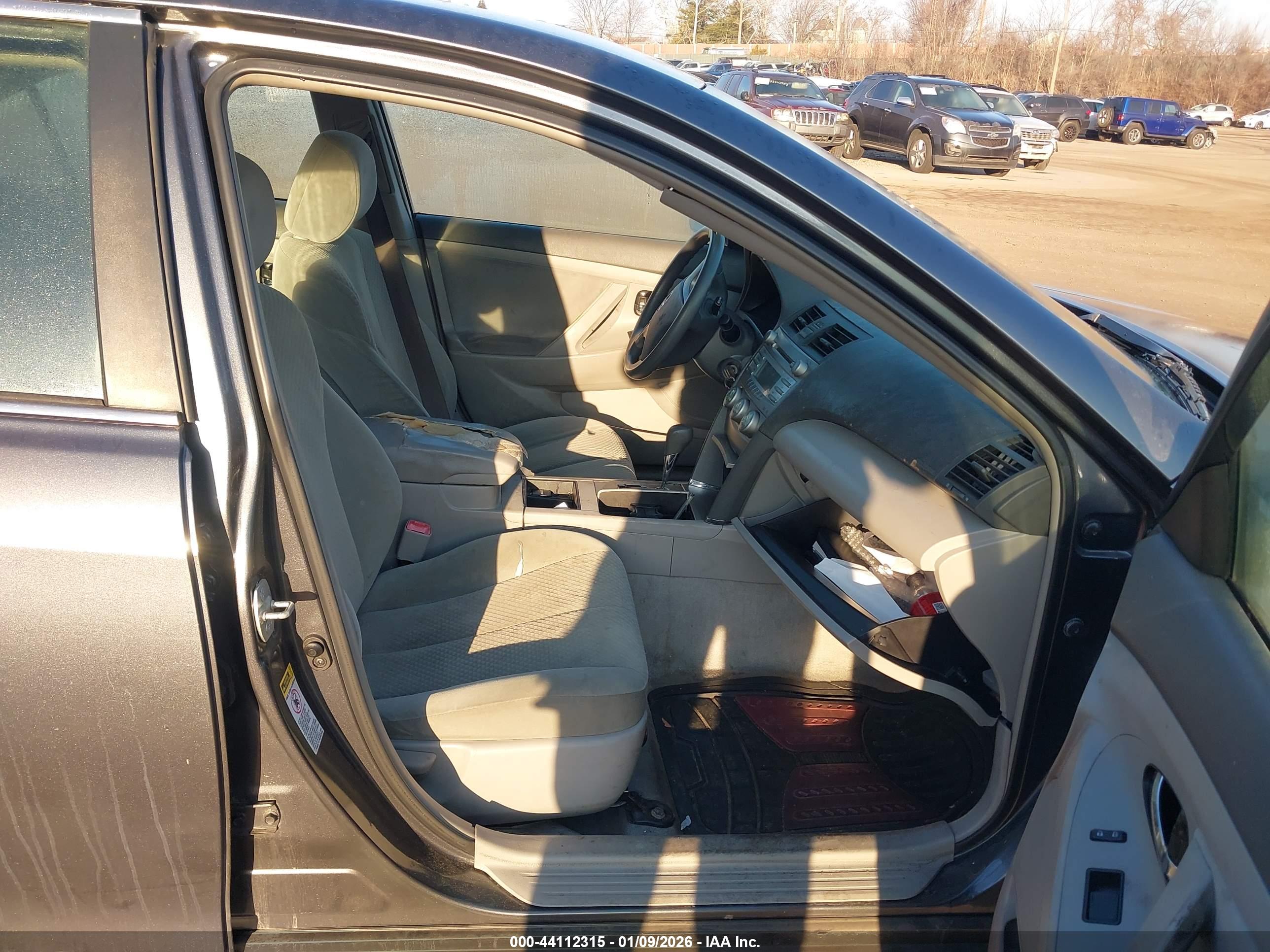 TOYOTA CAMRY image 5