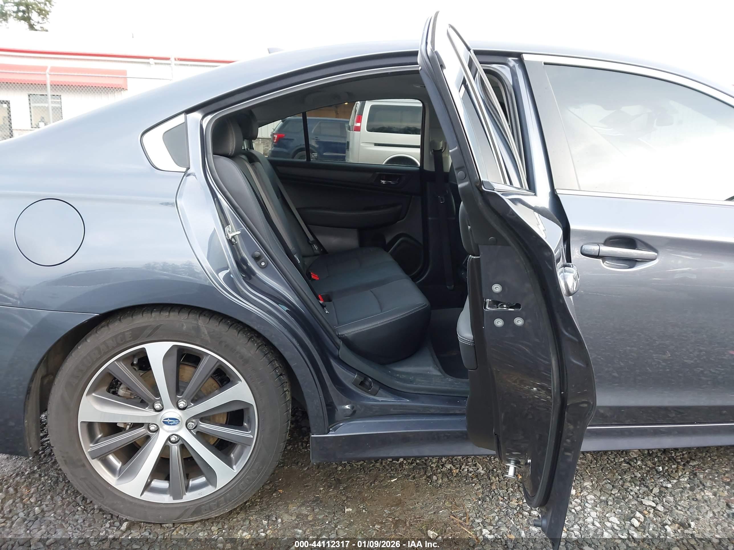 SUBARU LEGACY image 8