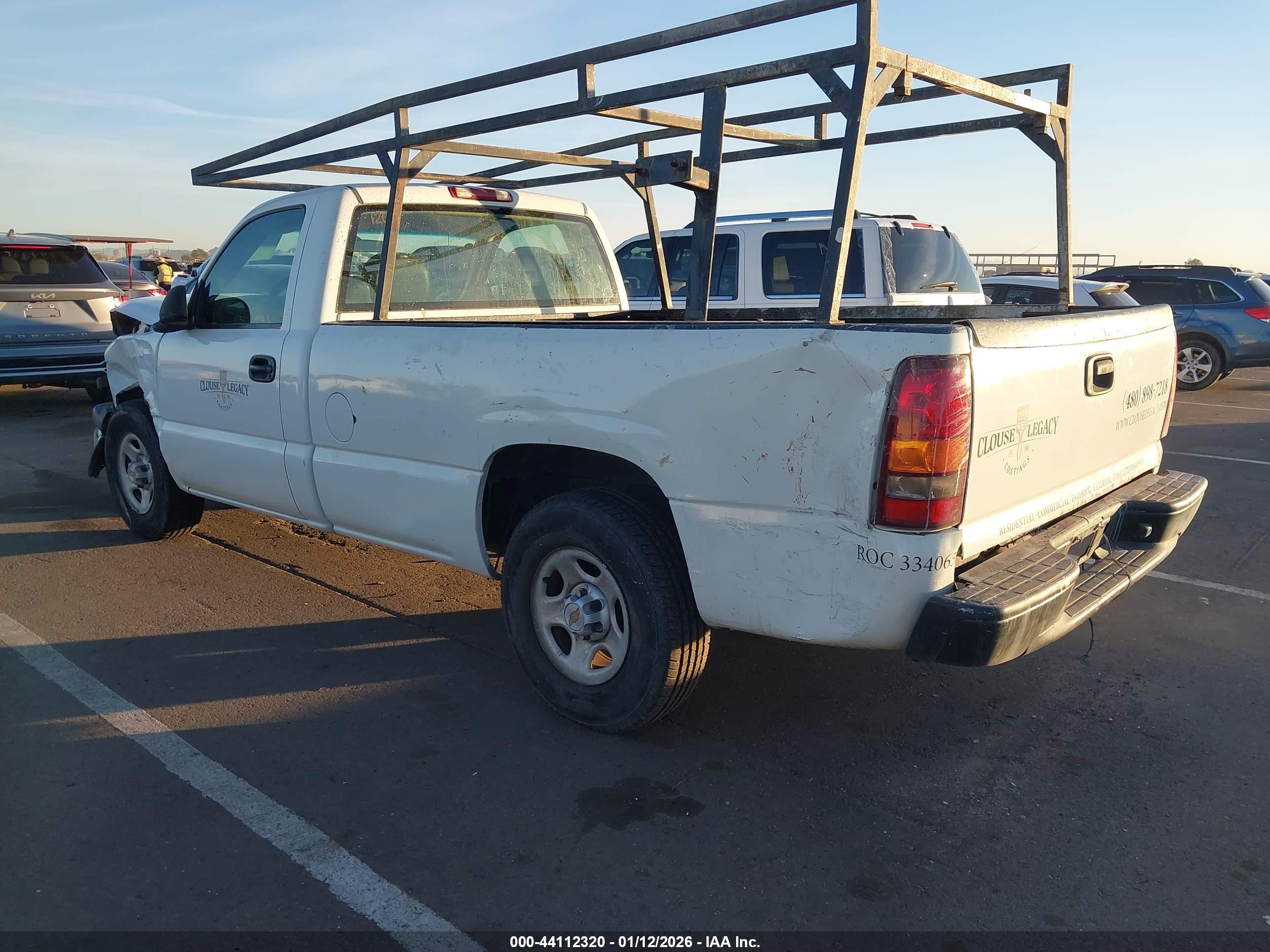 CHEVROLET SILVERADO image 3