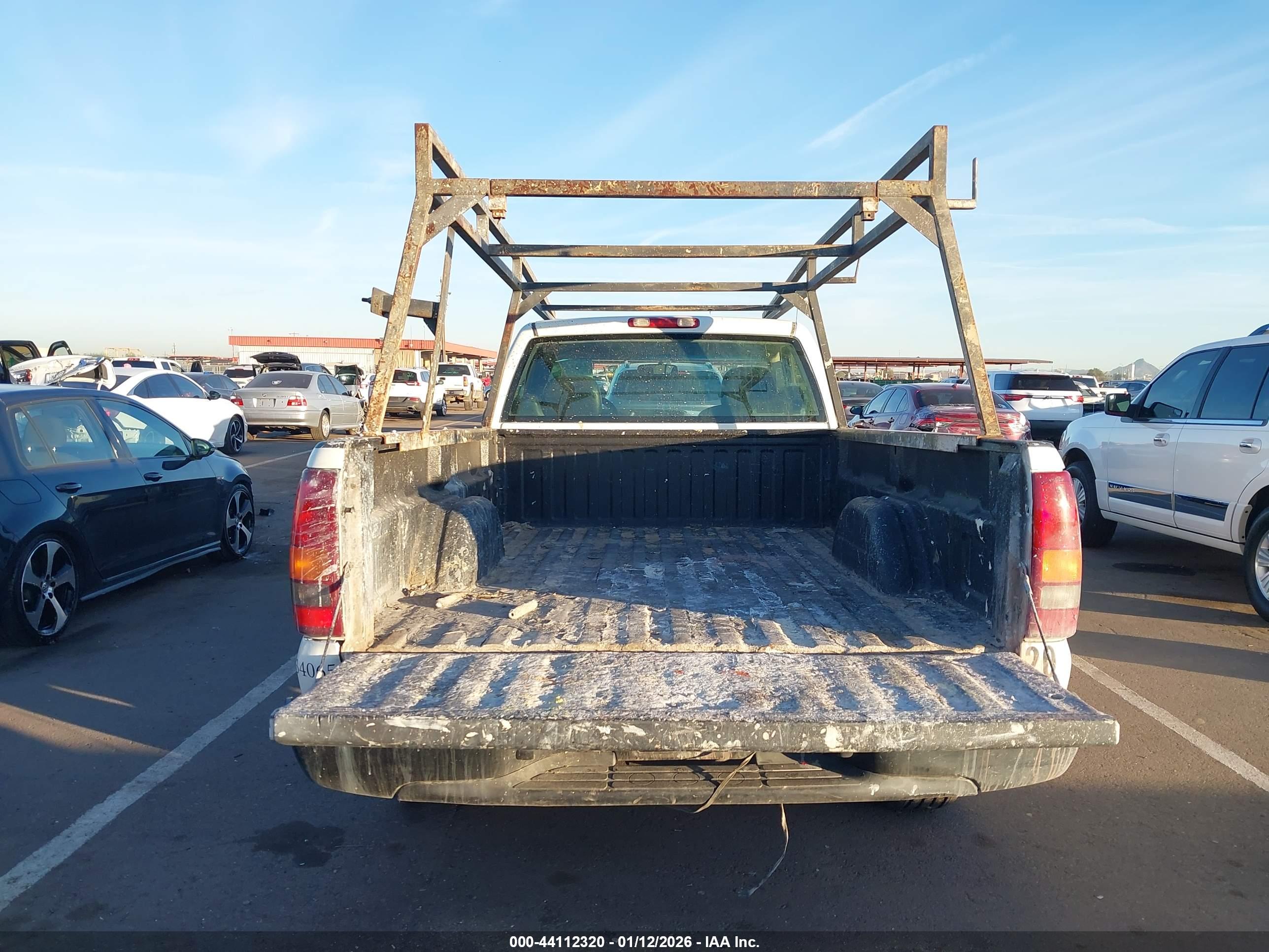 CHEVROLET SILVERADO image 8