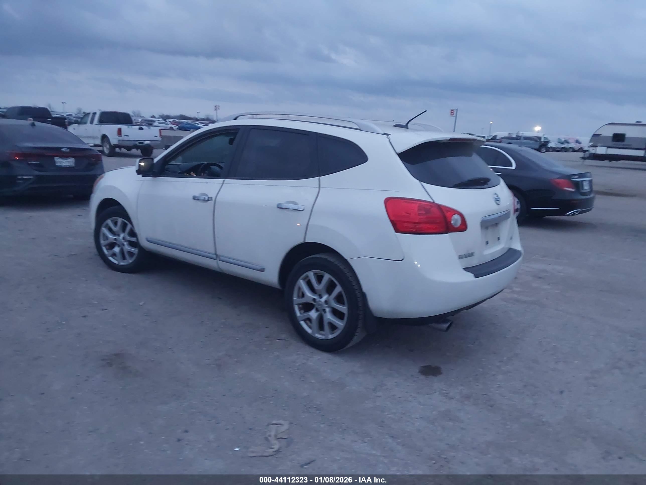 NISSAN ROGUE image 3