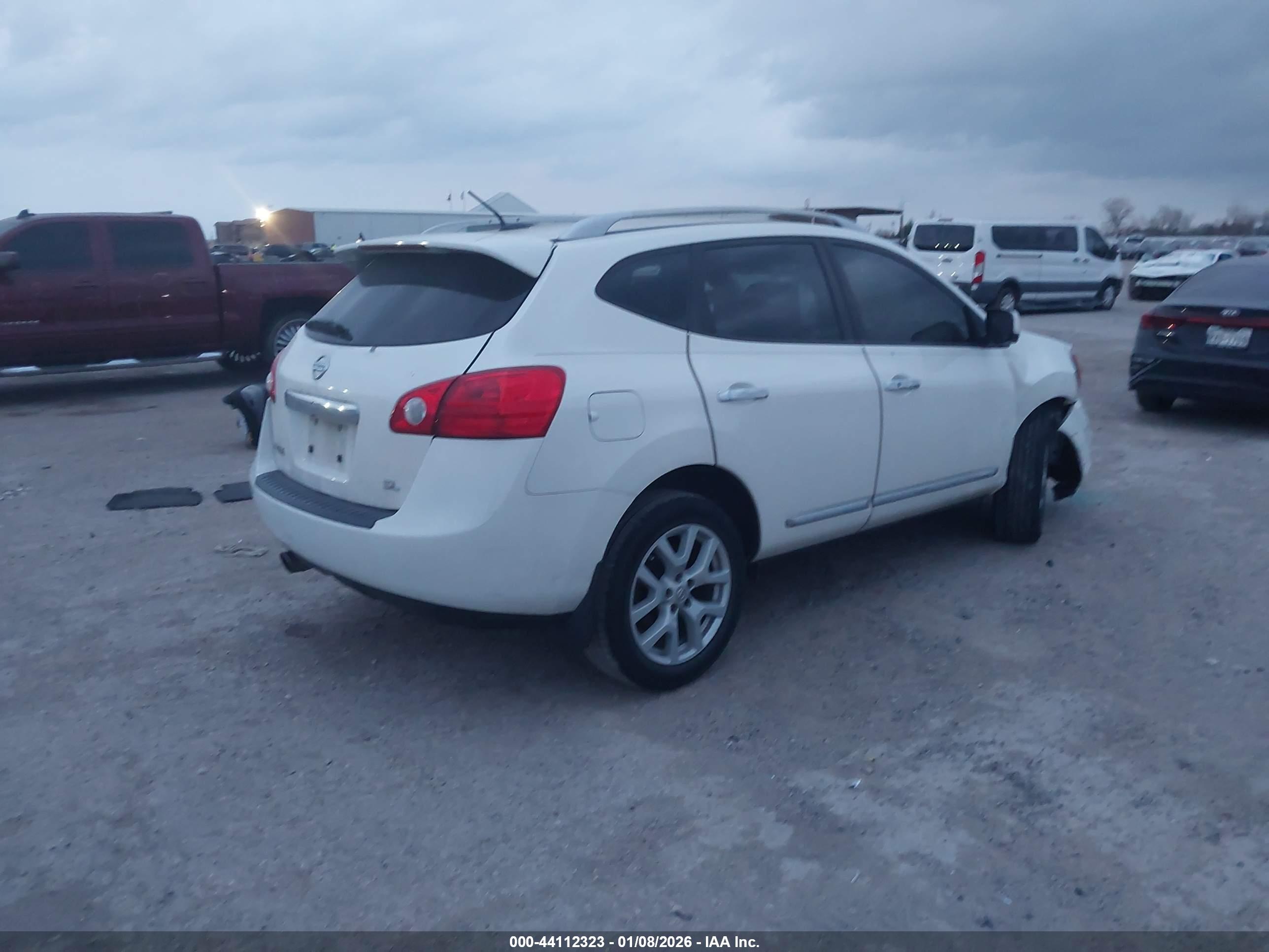 NISSAN ROGUE image 4
