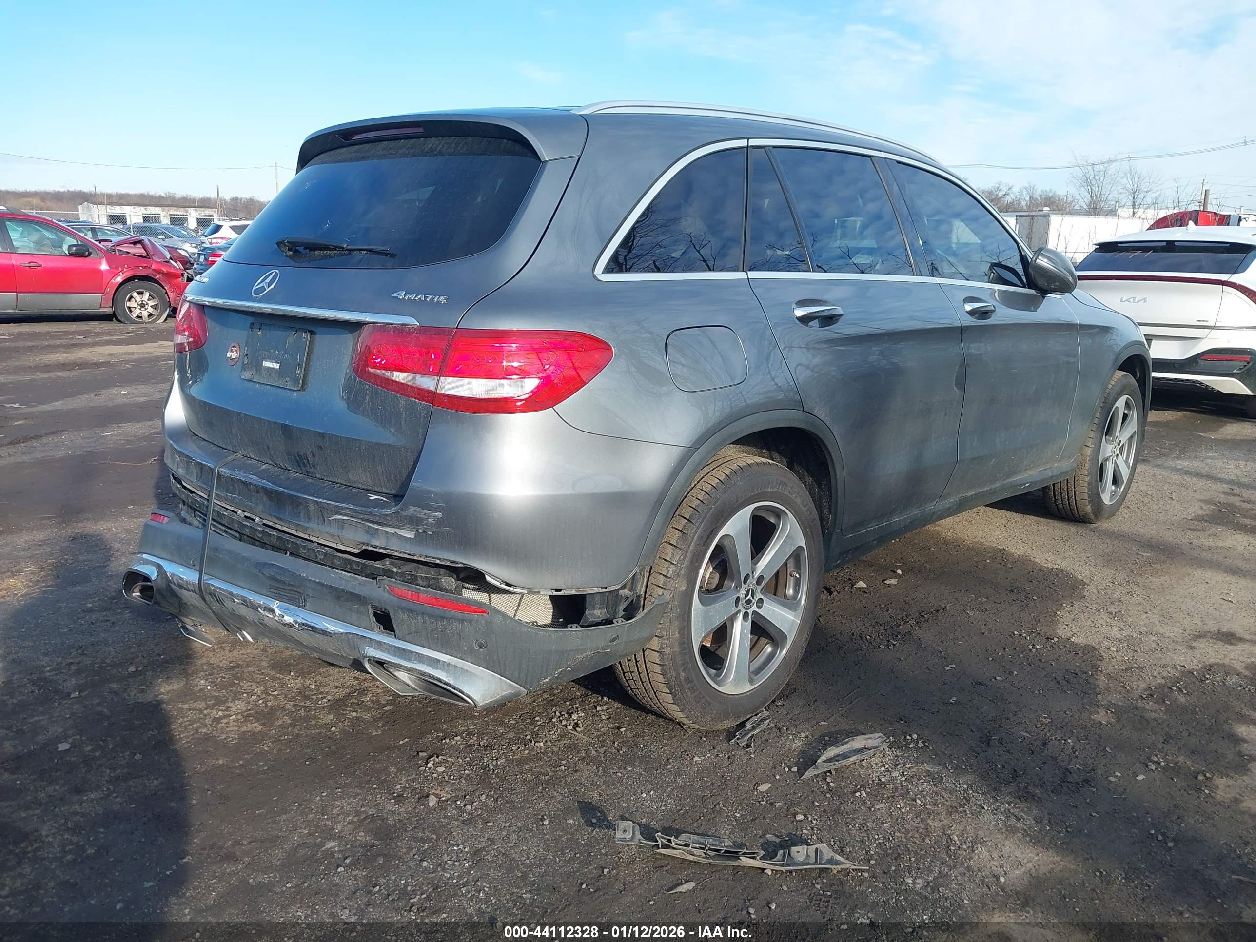 MERCEDES-BENZ GLC image 4