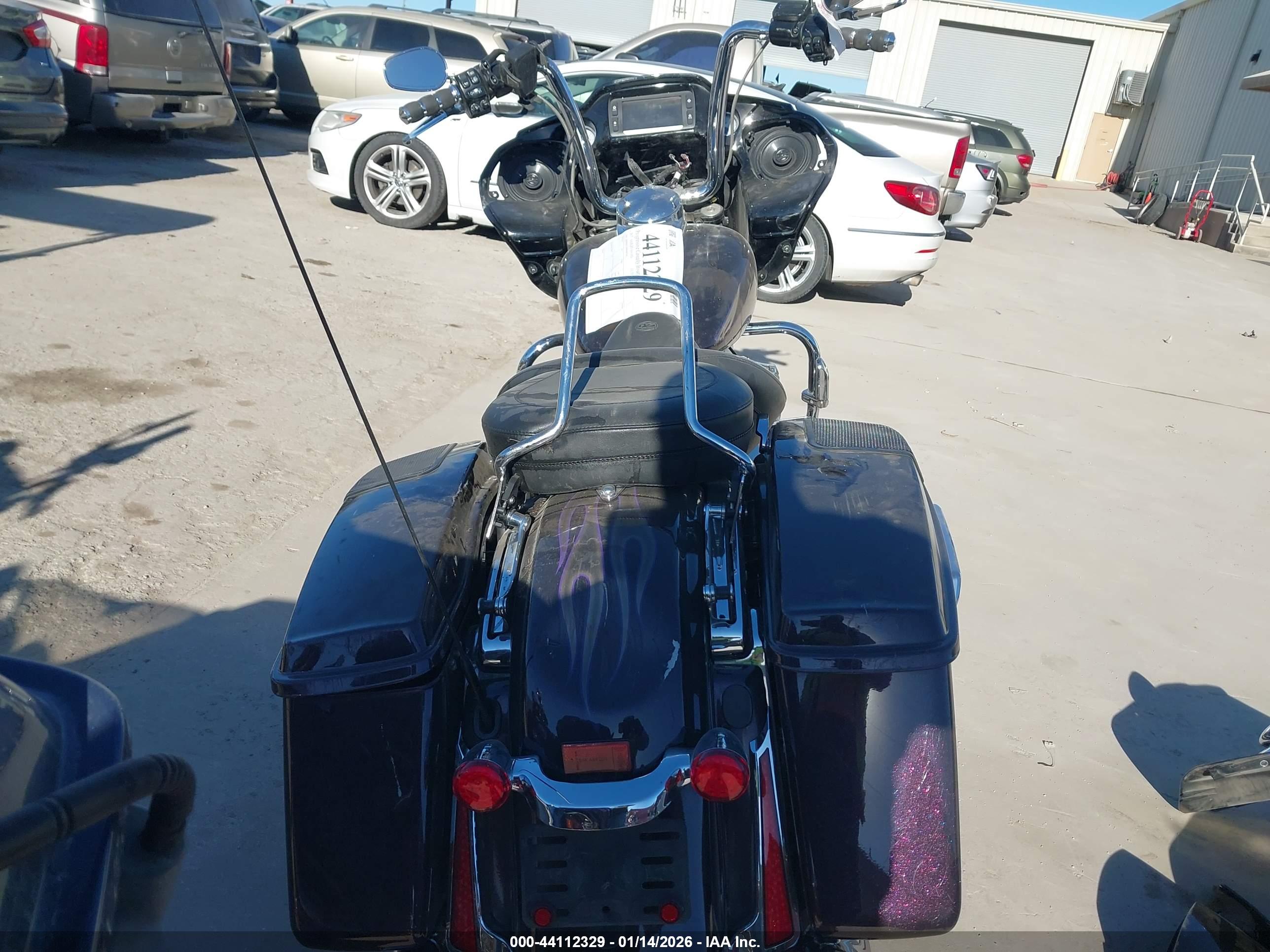 HARLEY-DAVIDSON FLTRXS image 6