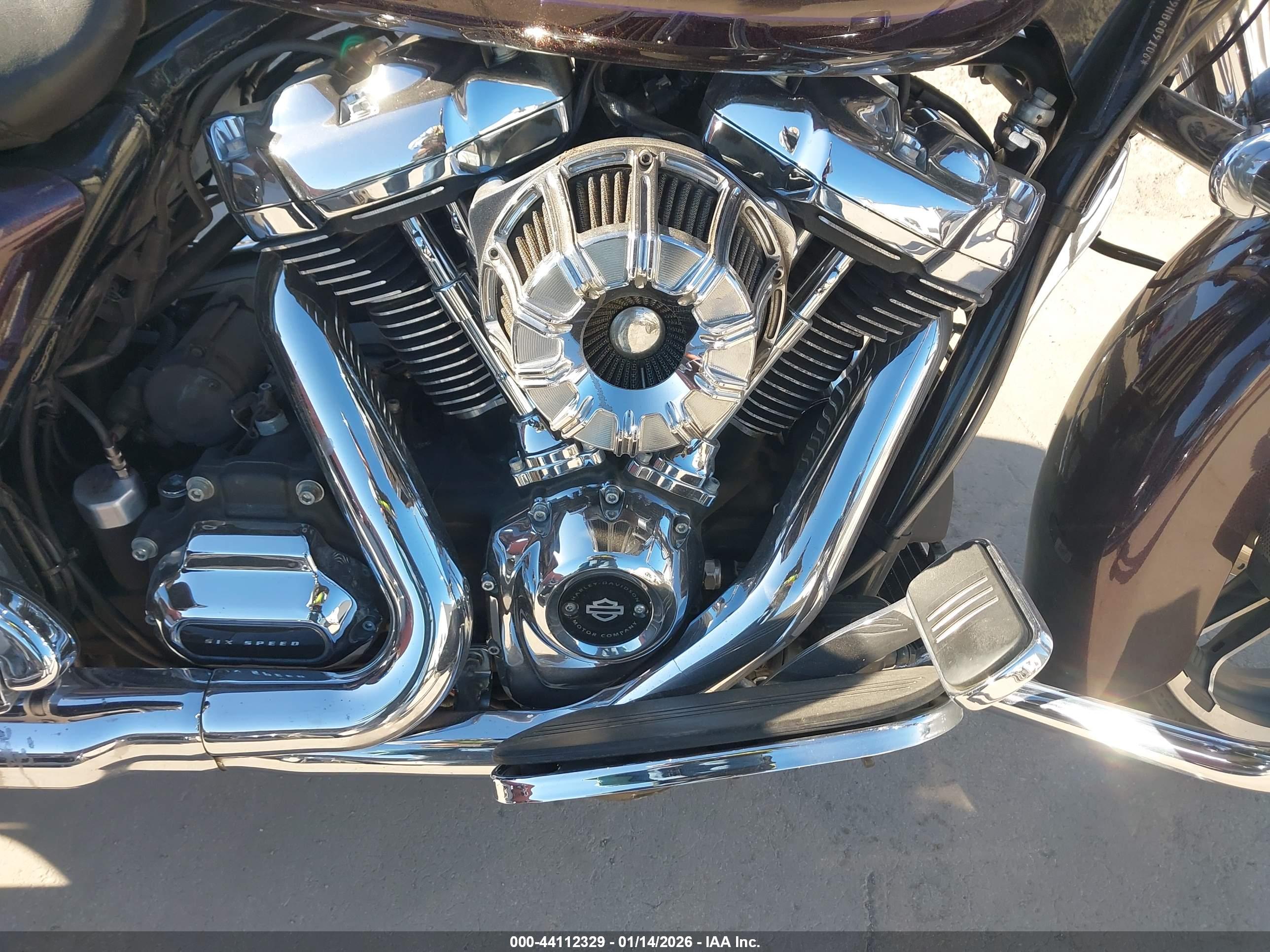HARLEY-DAVIDSON FLTRXS image 8