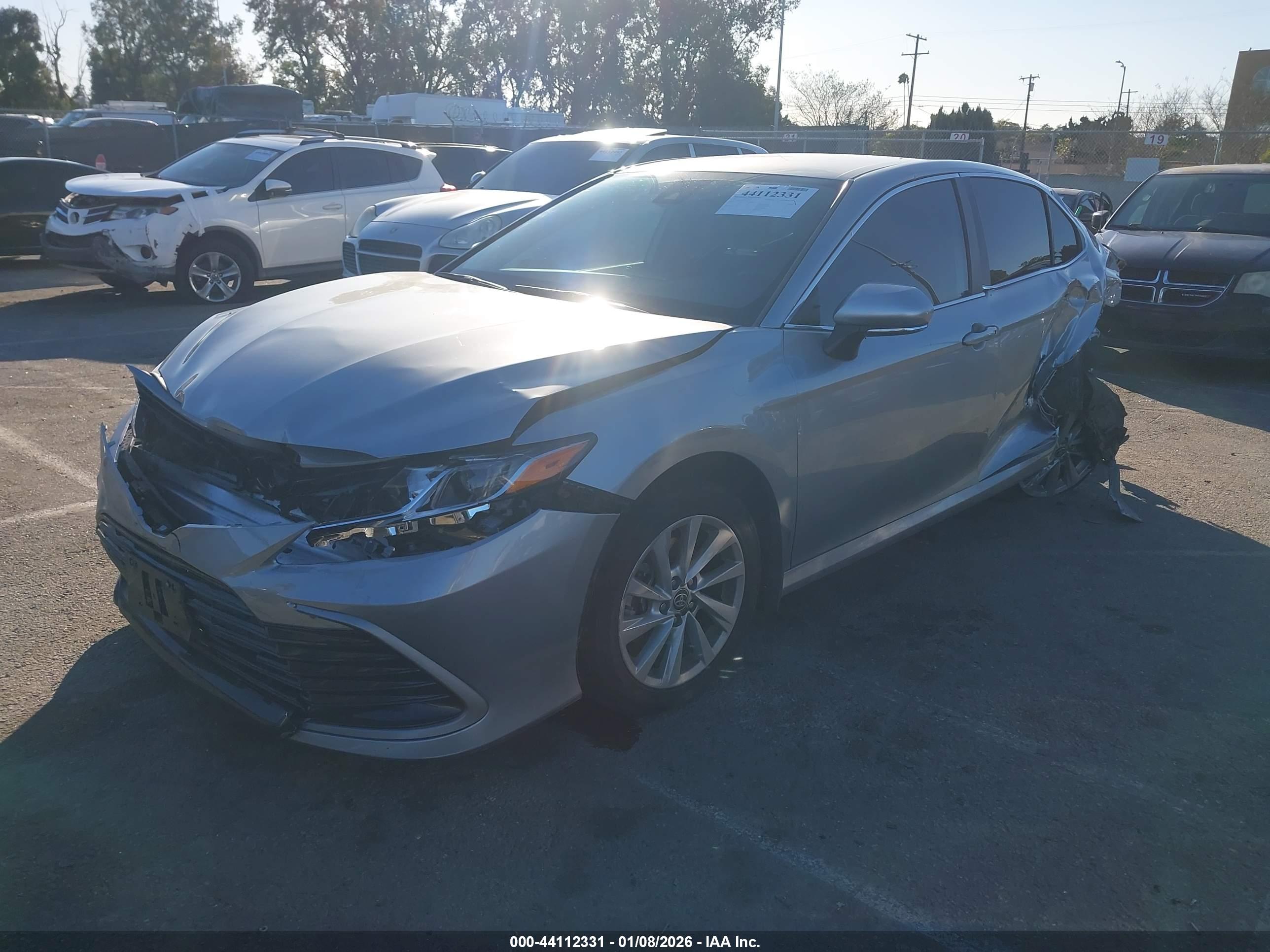TOYOTA CAMRY image 2