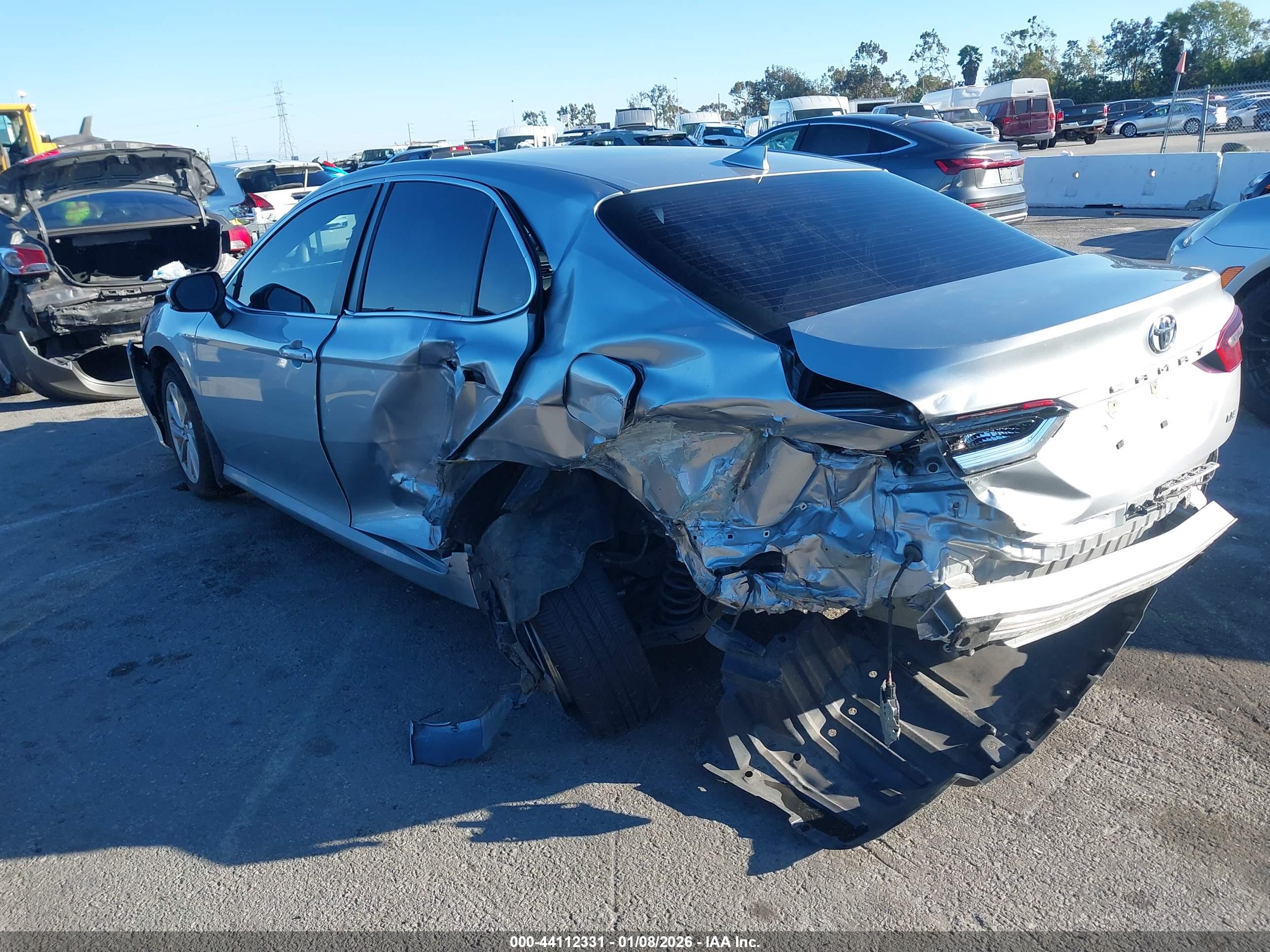TOYOTA CAMRY image 3