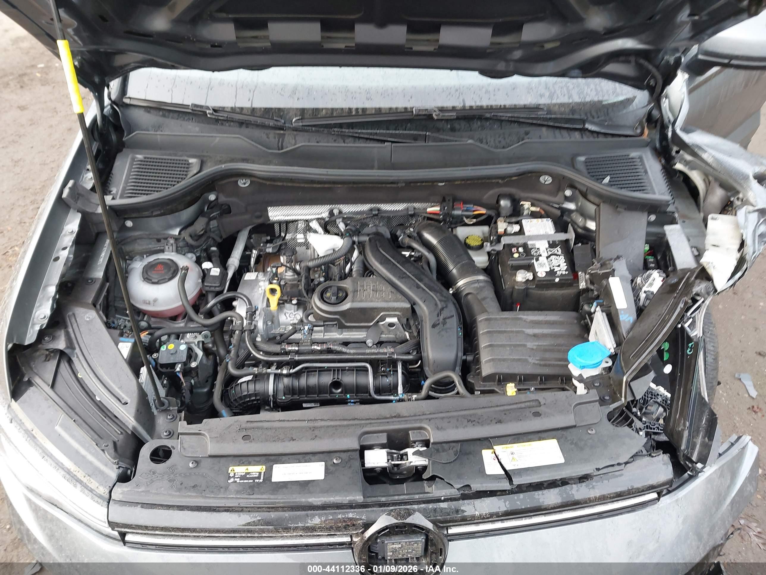 VOLKSWAGEN TAOS image 10