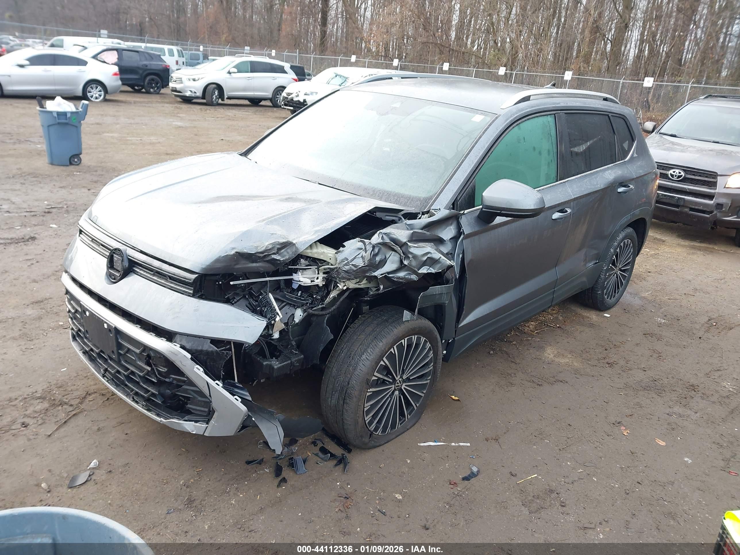 VOLKSWAGEN TAOS image 2