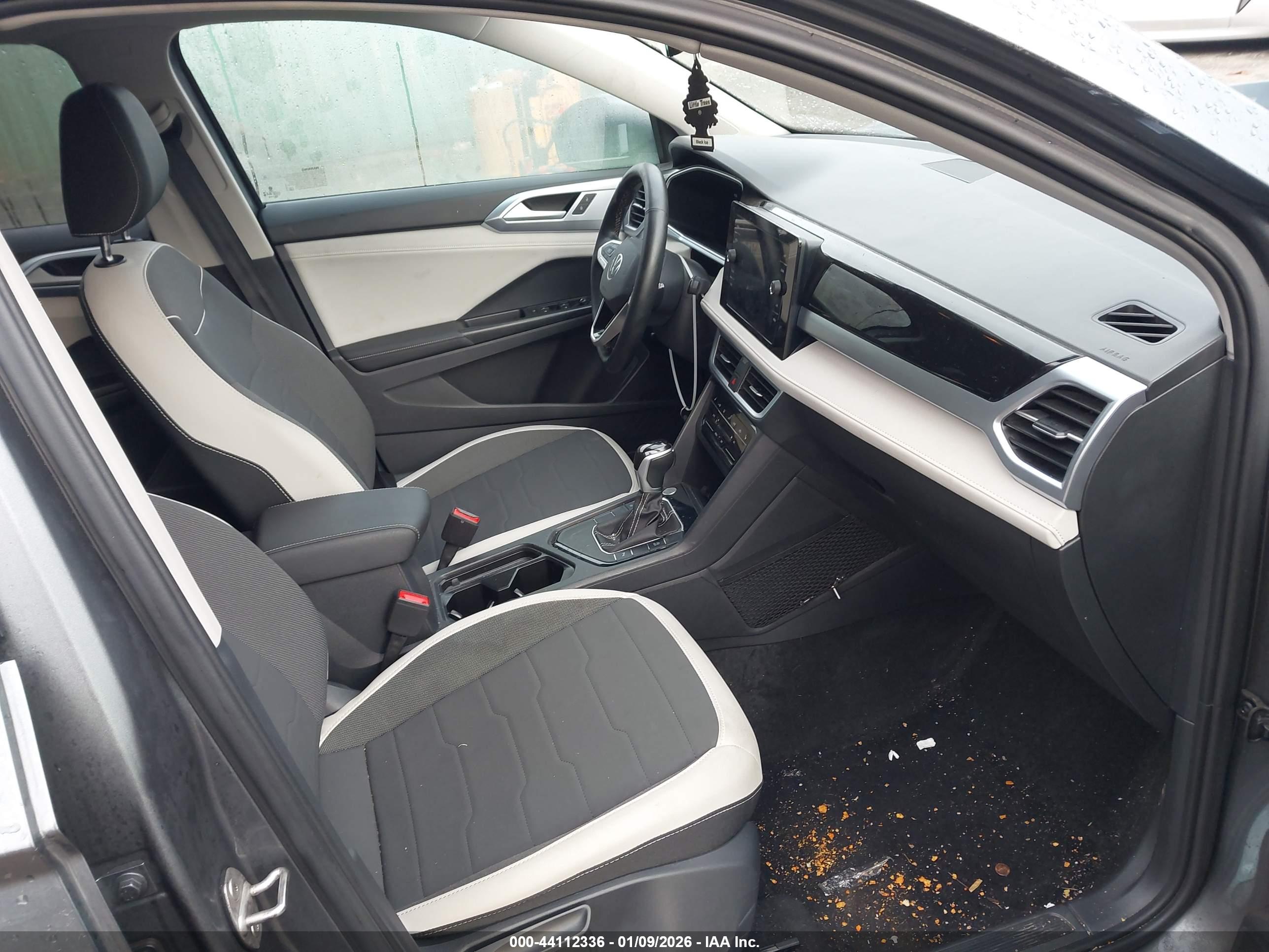 VOLKSWAGEN TAOS image 5
