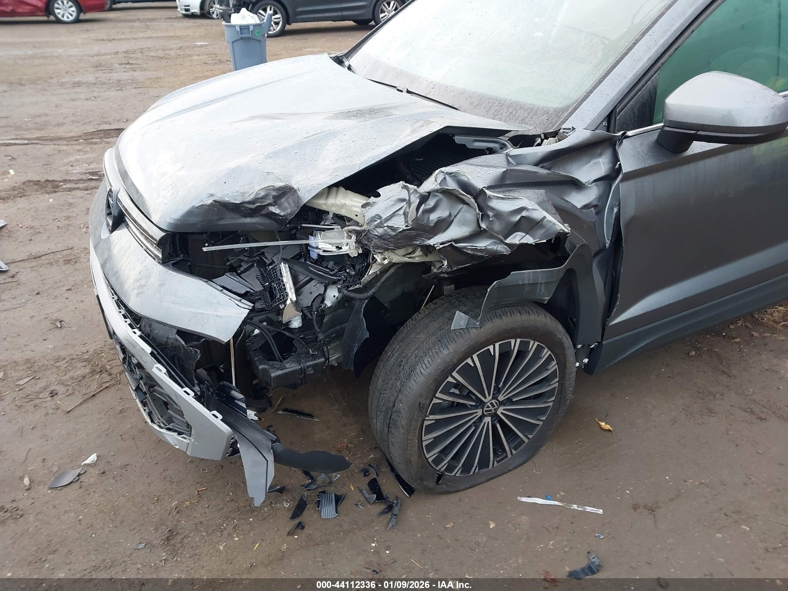 VOLKSWAGEN TAOS image 6