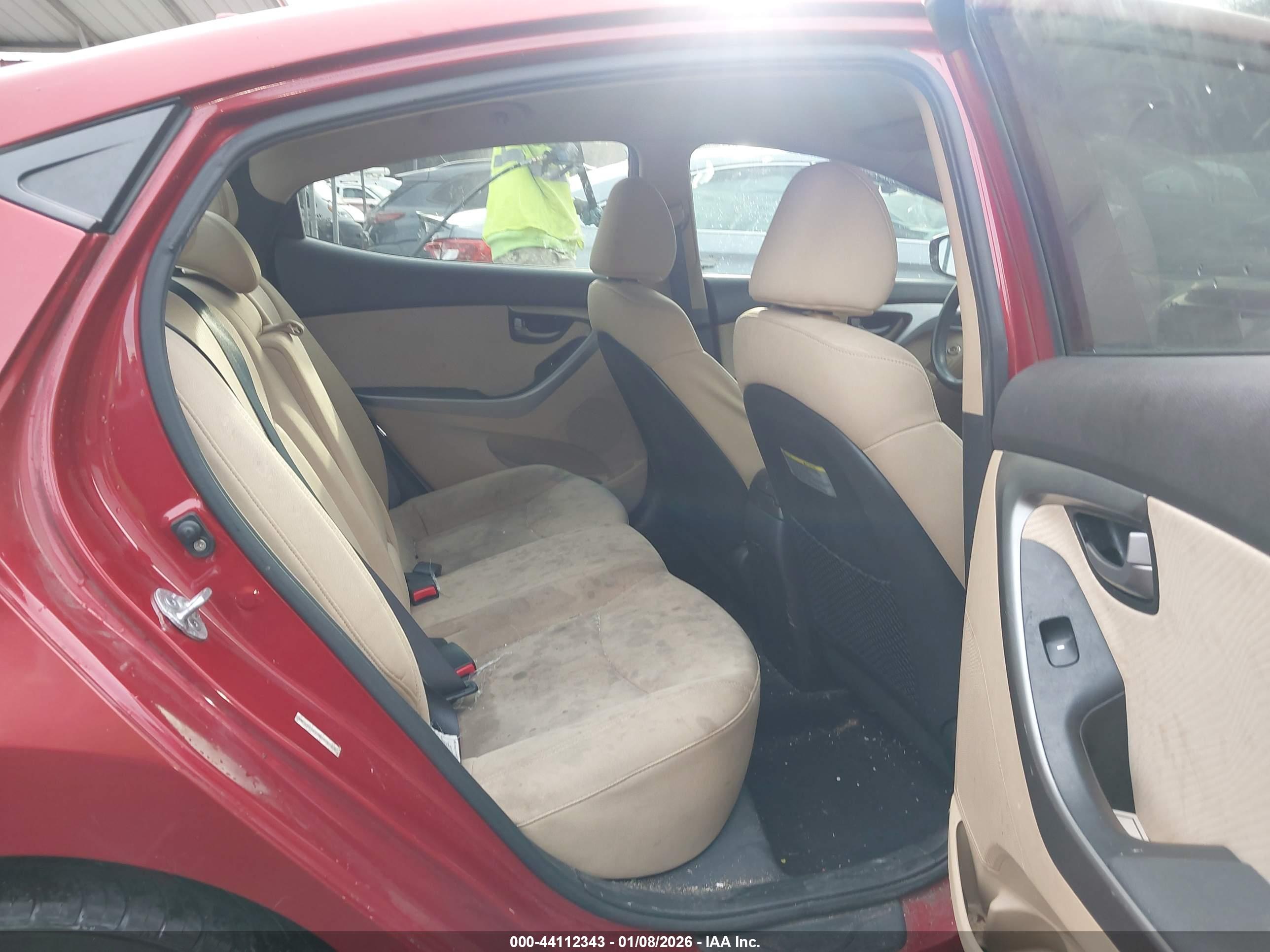 HYUNDAI ELANTRA image 8